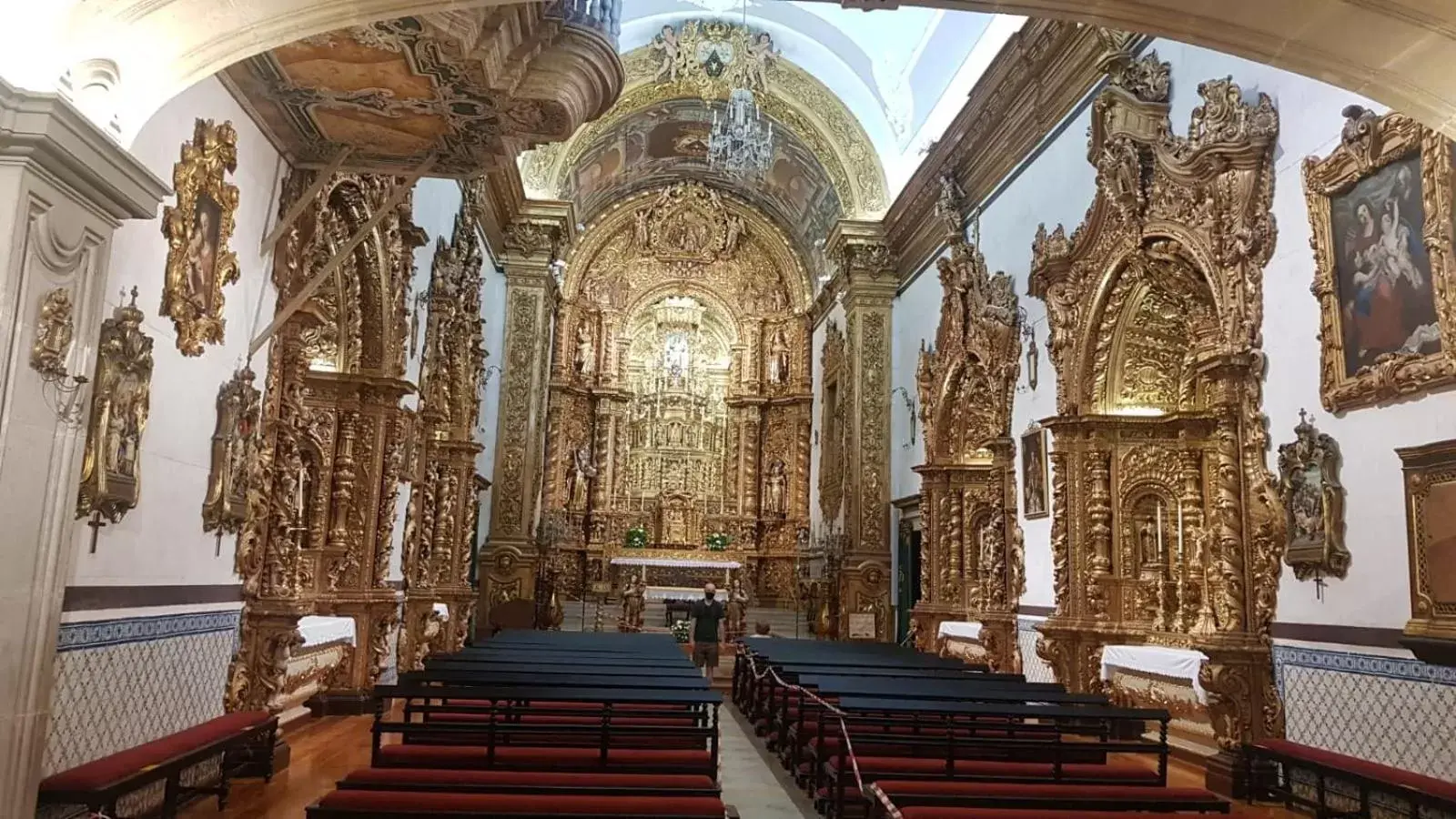 Place of worship, Winter in São Pedro Suite Faro