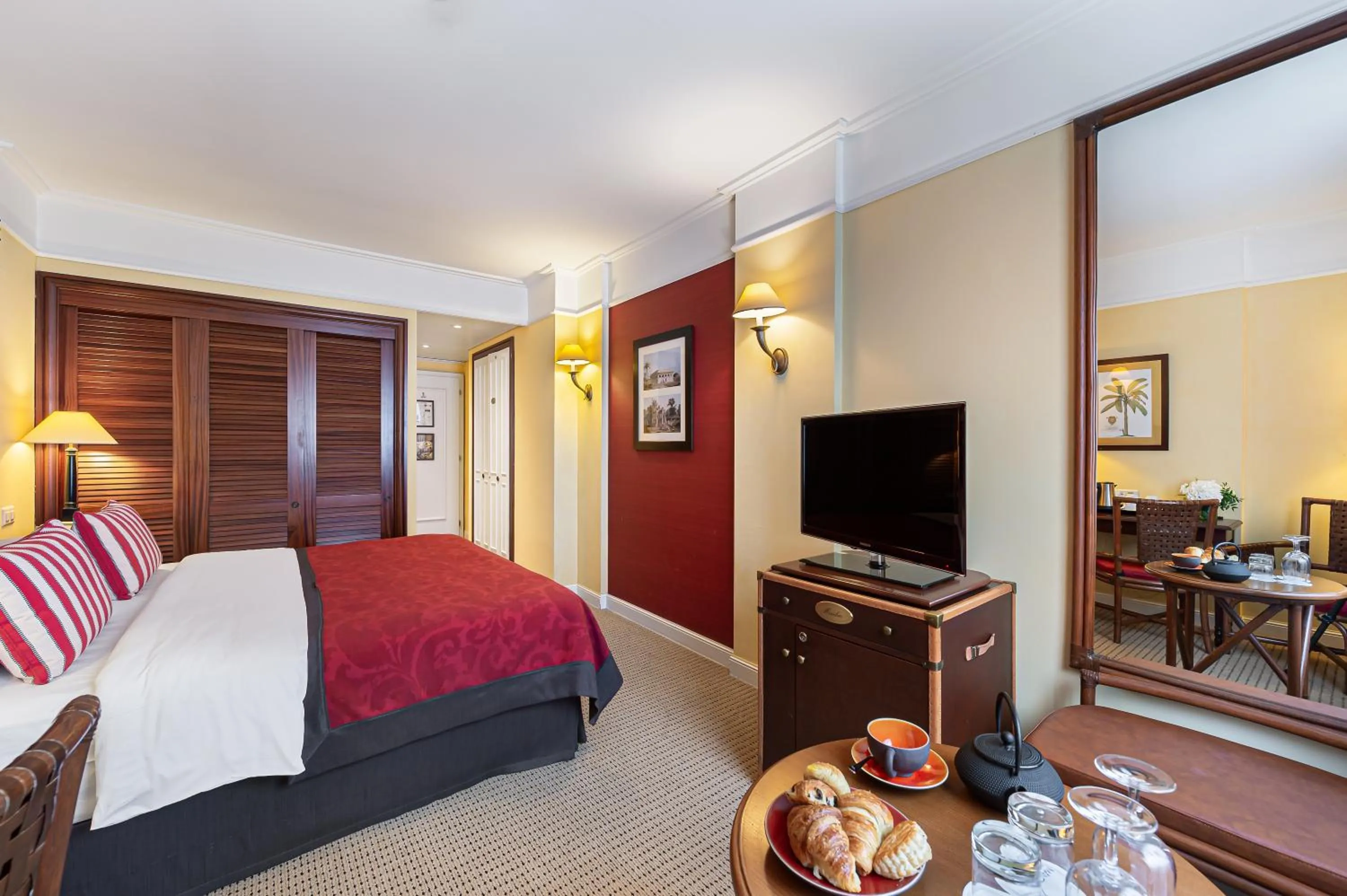 Bedroom, Bed in Kipling Manotel