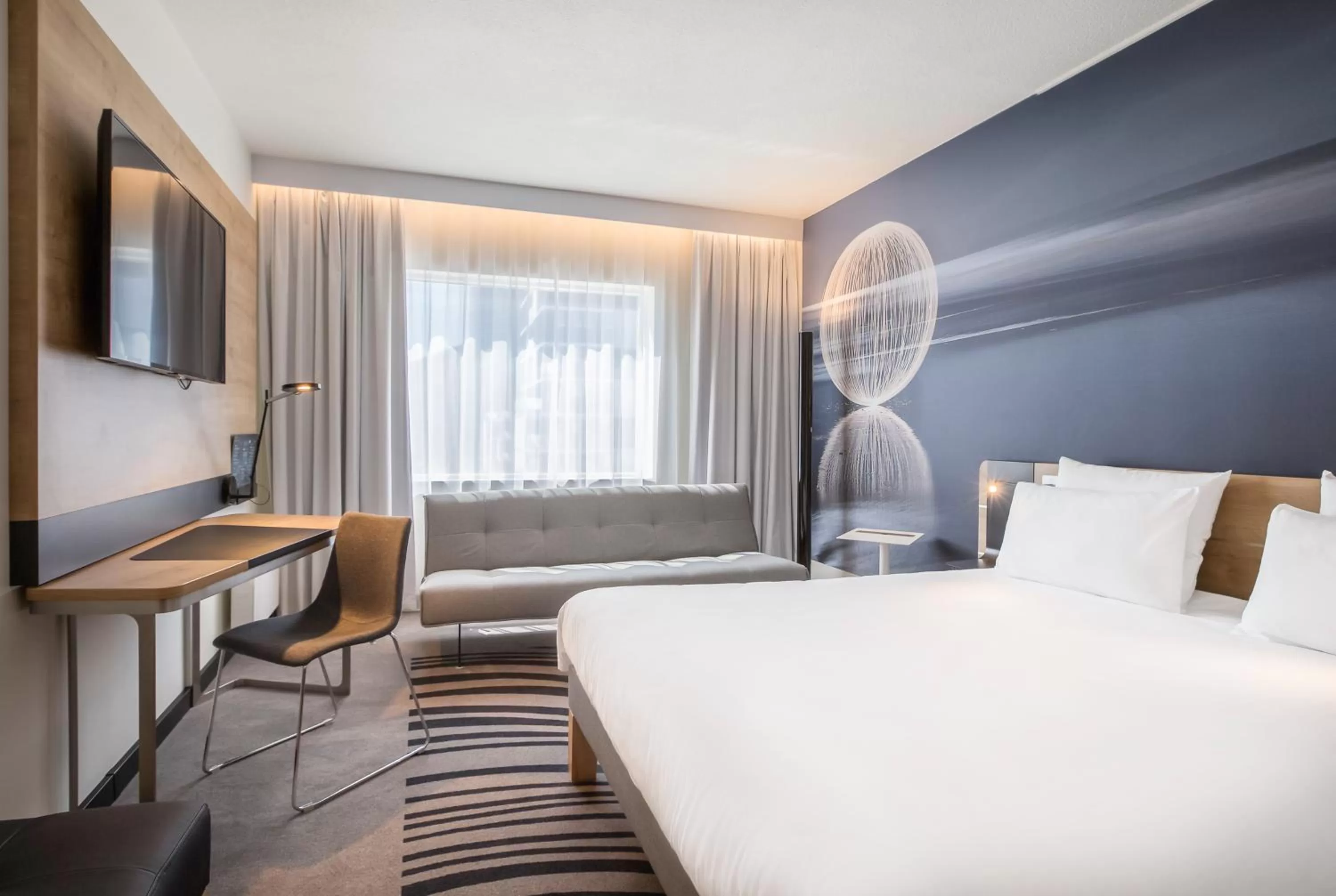 Photo of the whole room, Bed in Novotel Katowice Centrum