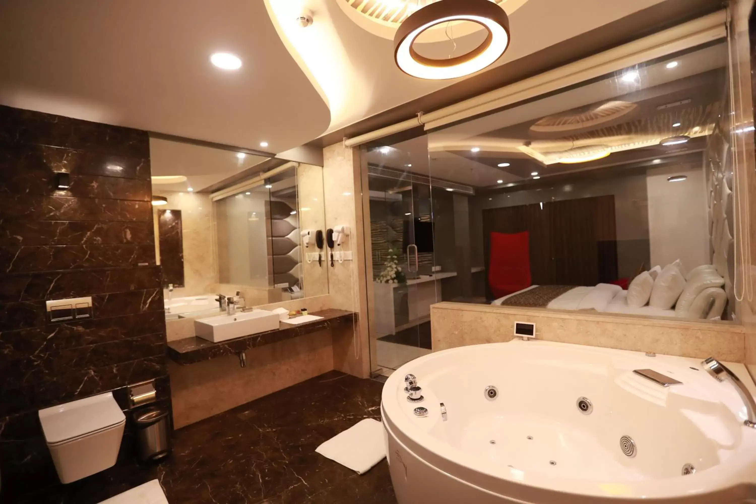 Photo of the whole room, Bathroom in Hotel Park Elanza Chennai