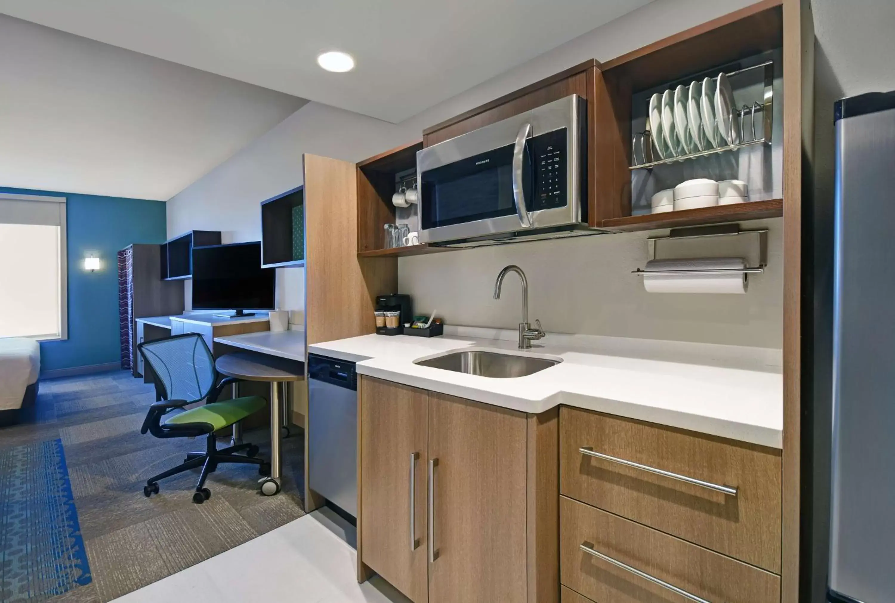 Bedroom, Kitchen/Kitchenette in Home2 Suites By Hilton Columbus