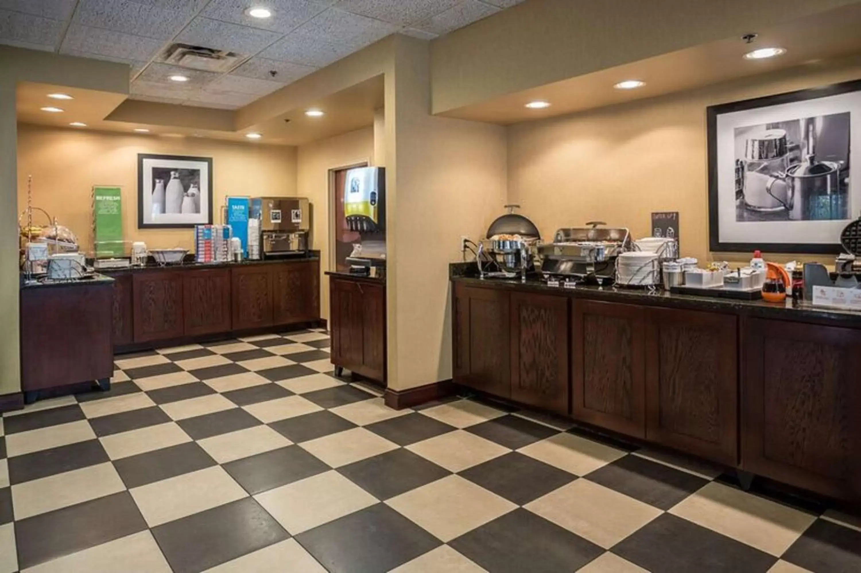 Breakfast in Hampton Inn Somerset Breakfast in Hampton Inn Somerset