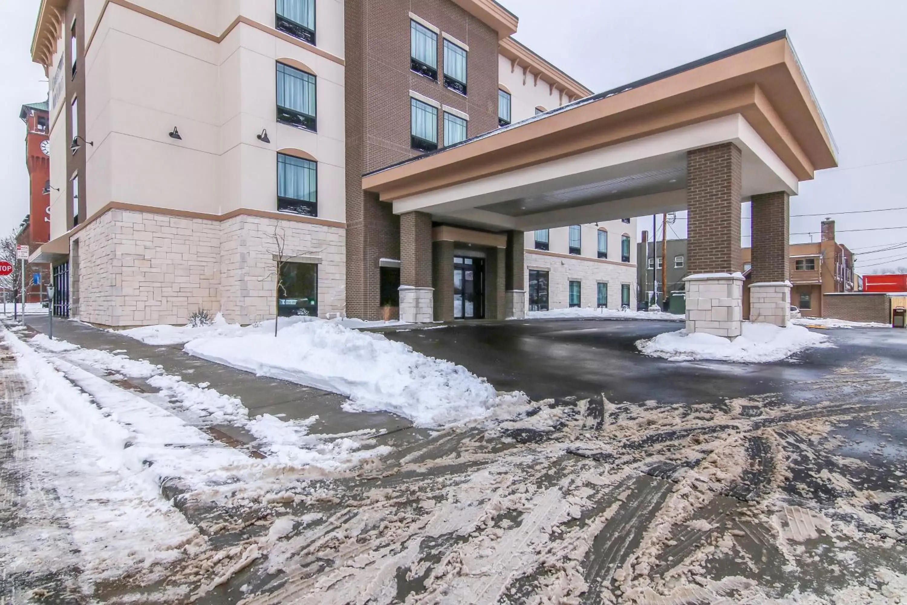 Facade/entrance in Cobblestone Inn & Suites - Menomonie/UW-Stout Facade/entrance in Cobblestone Inn & Suites - Menomonie/UW-Stout