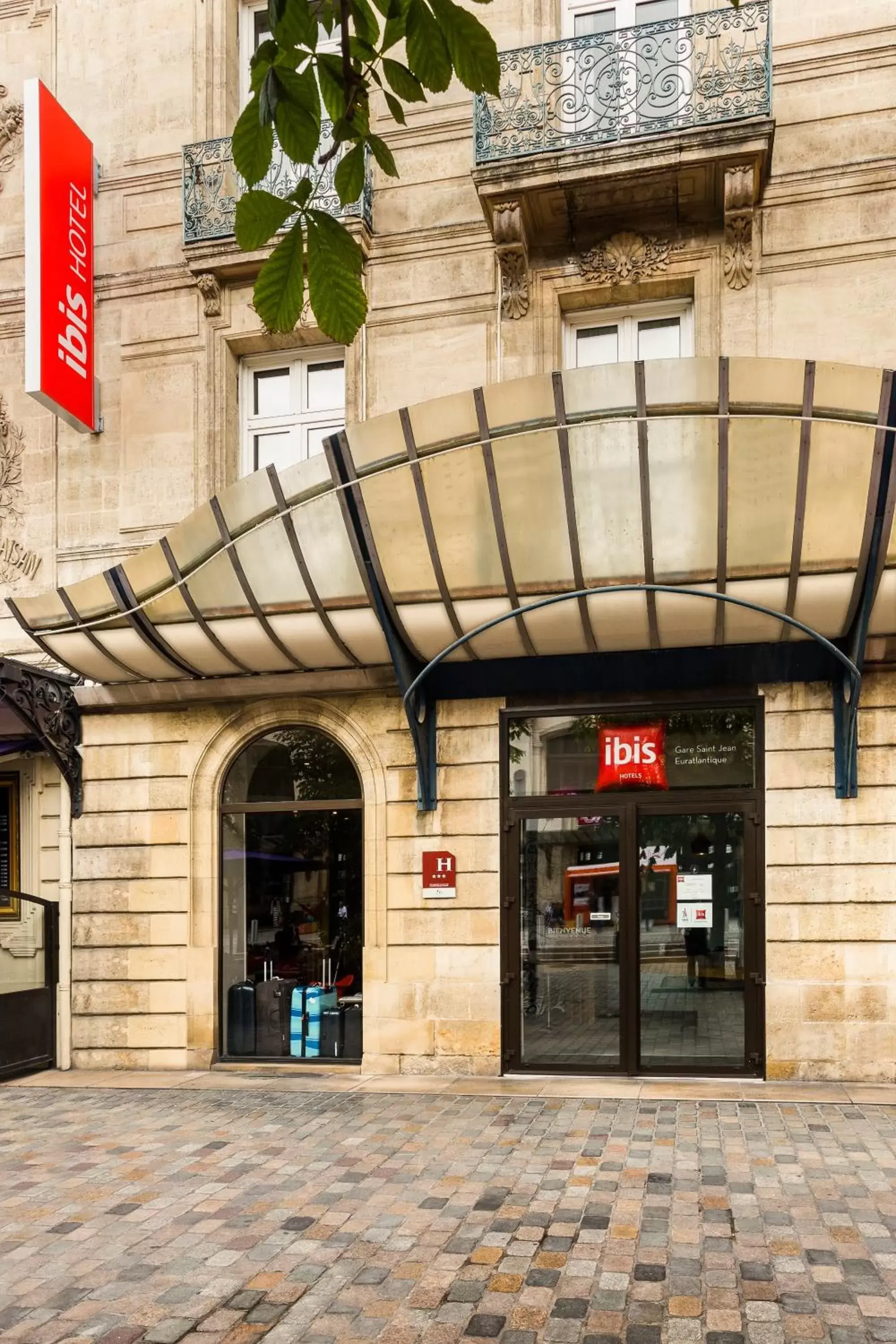 Facade/entrance in ibis Bordeaux Centre Gare Saint Jean Euratlantique
