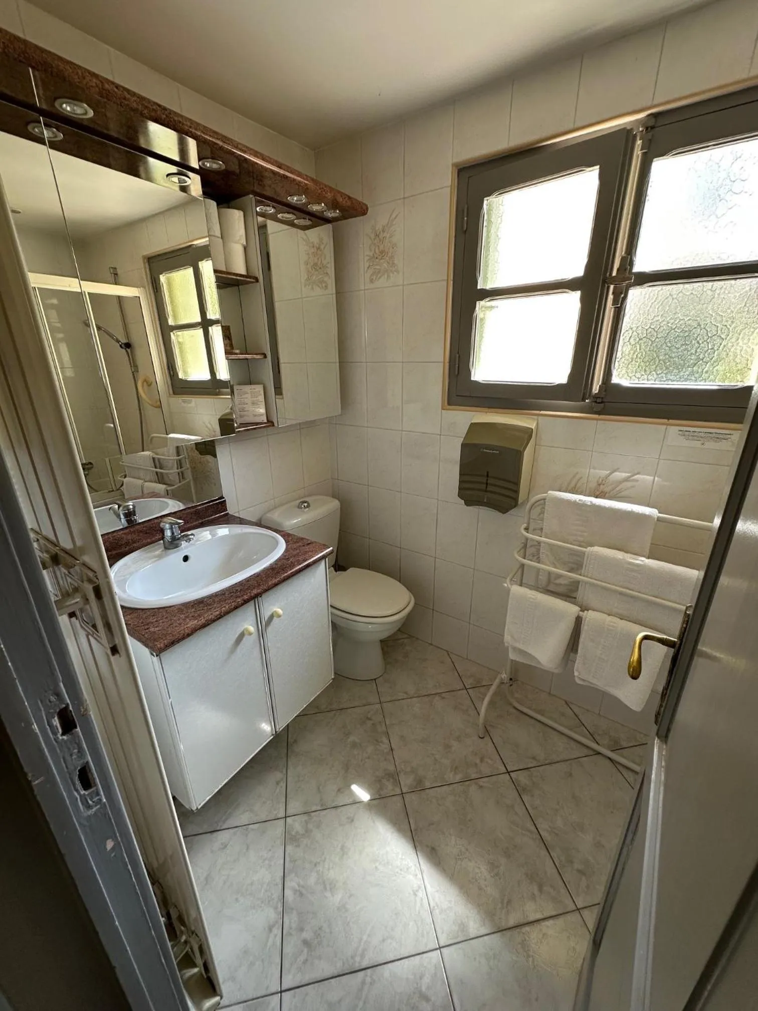 Bathroom in Hotel Le Ponteil