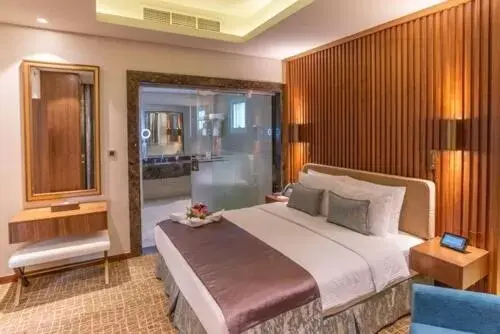 Bedroom, Bed in Century Hotel Doha