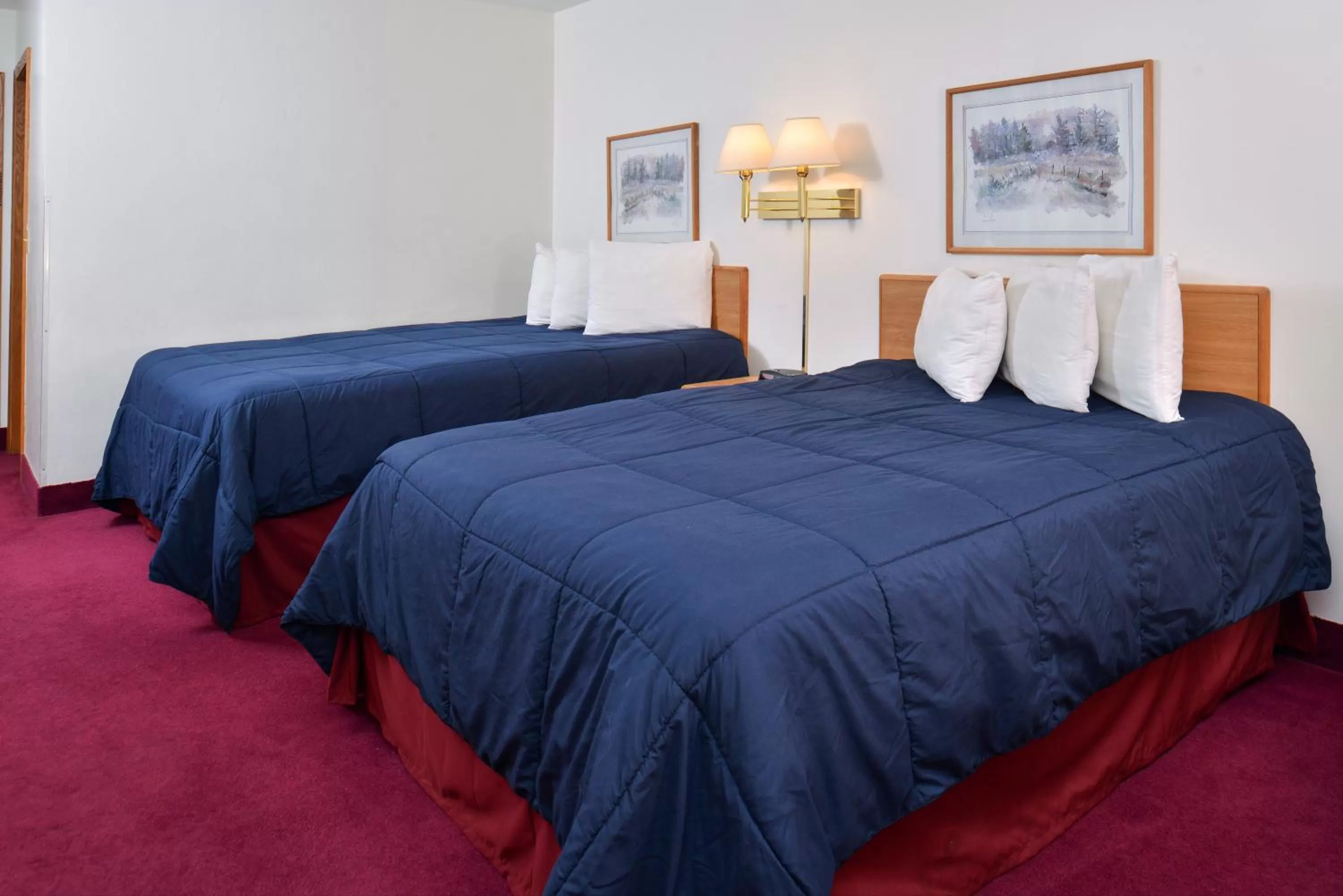 Other, Bed in Sauk River Inn & Suites, a Travelodge by Wyndham