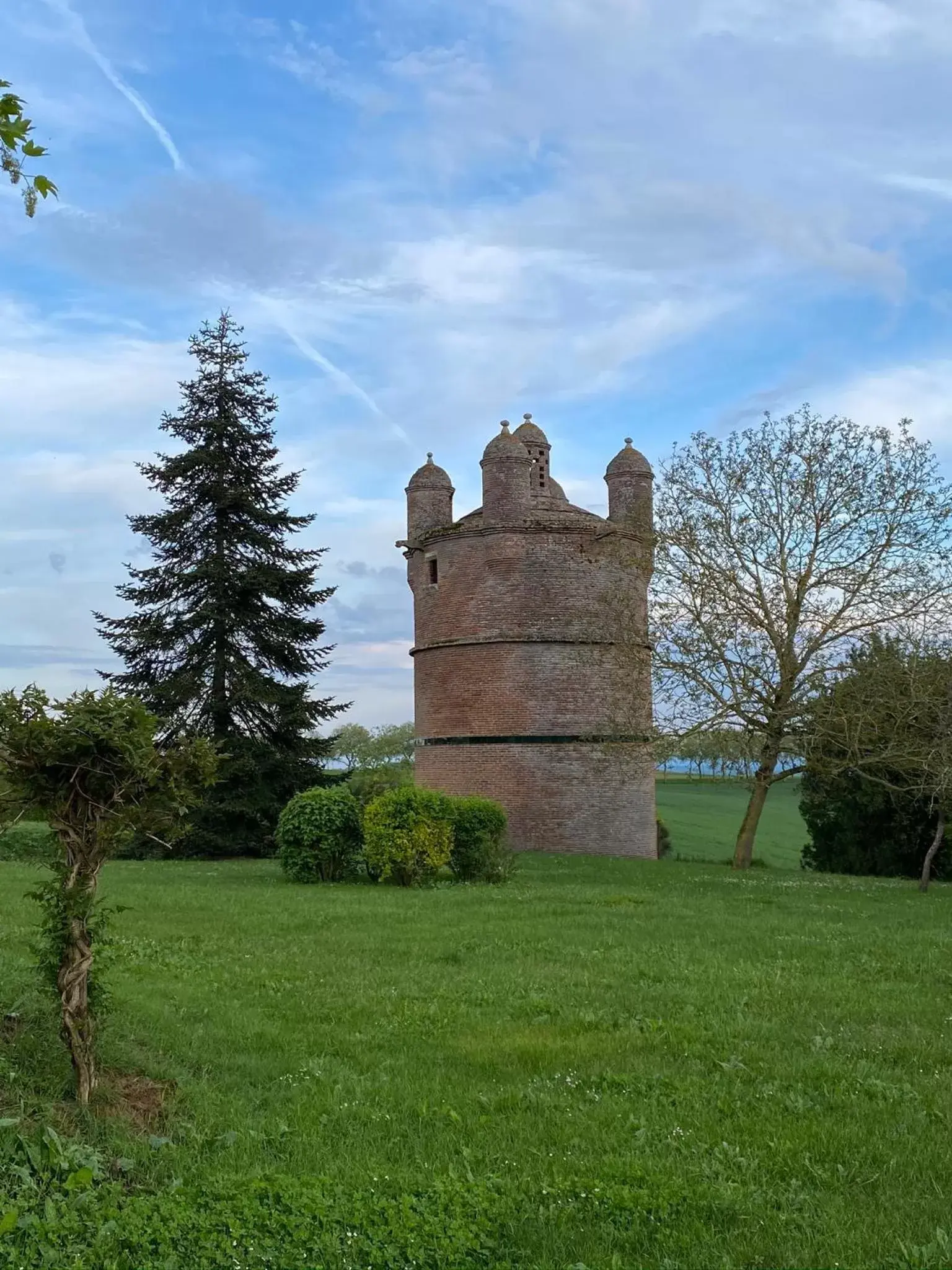 Garden, Property Building in Manoir du Bouyssou