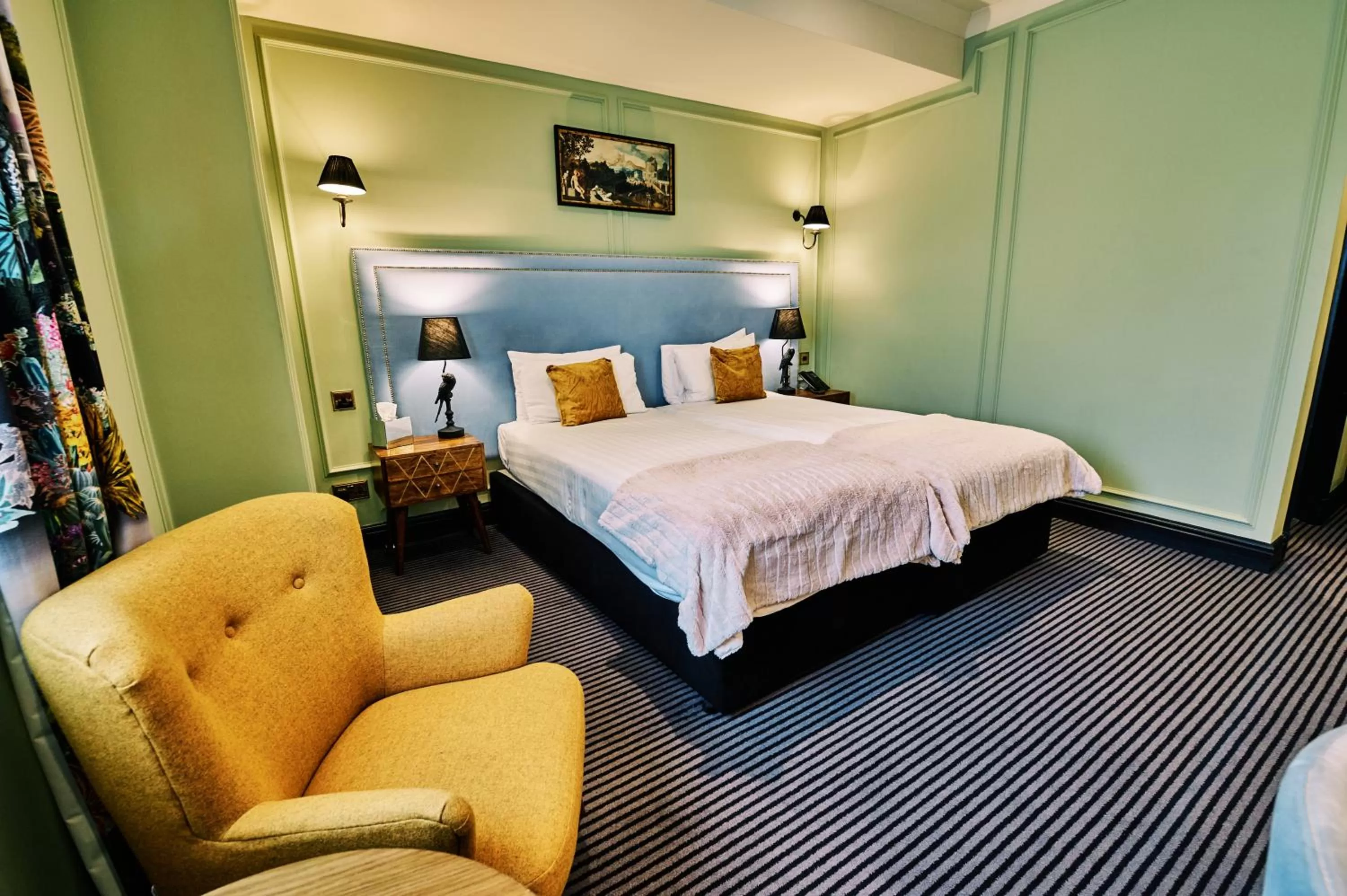 Bed in Bedford Swan Hotel and Thermal Spa