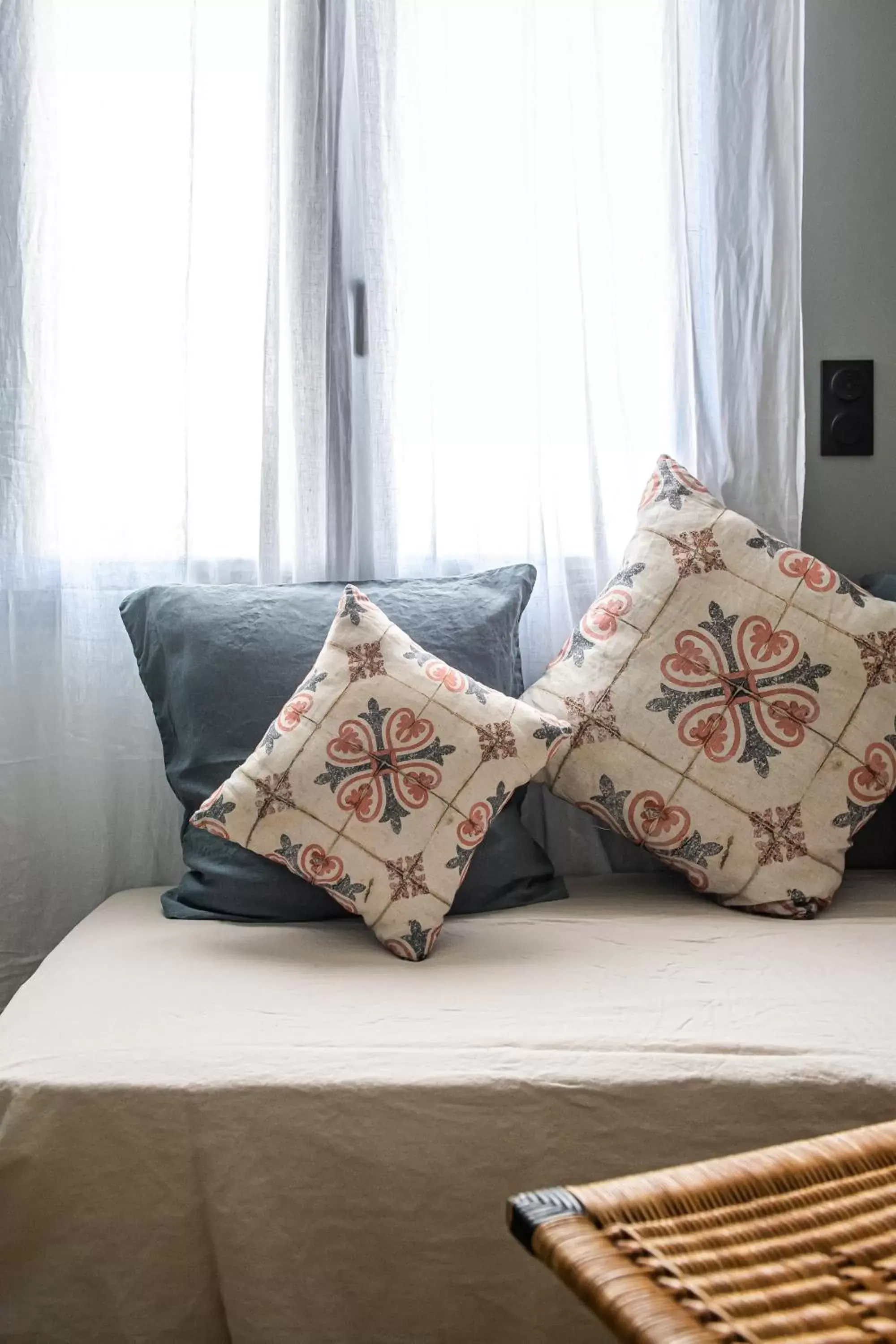 Seating area, Bed in Maison Volver