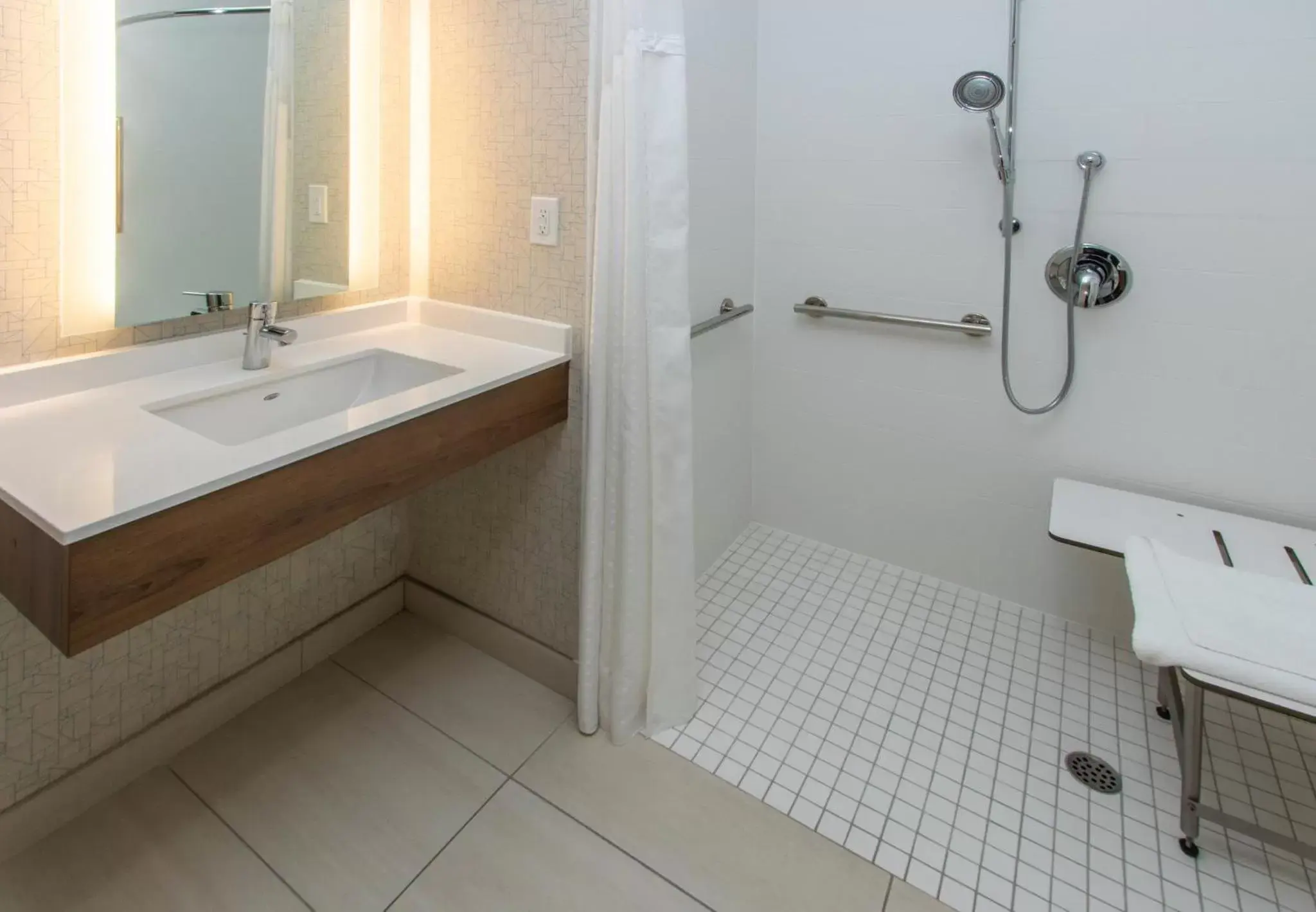 Photo of the whole room, Bathroom in Holiday Inn Express Hotel & Suites Roseville - Galleria Area, an IHG Hotel