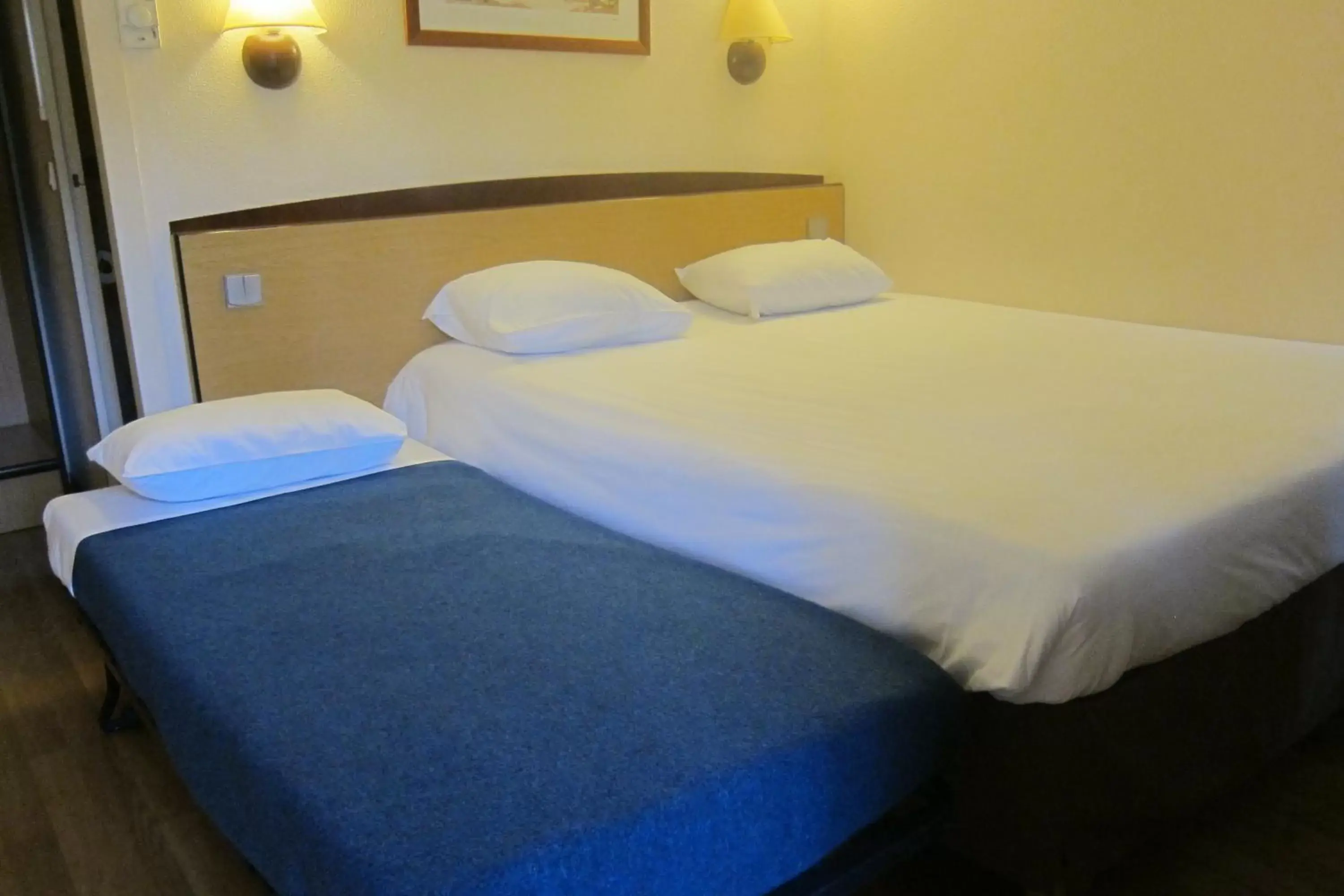 Bed in Campanile Clermont-Ferrand ~ Thiers Bed in Campanile Clermont-Ferrand ~ Thiers