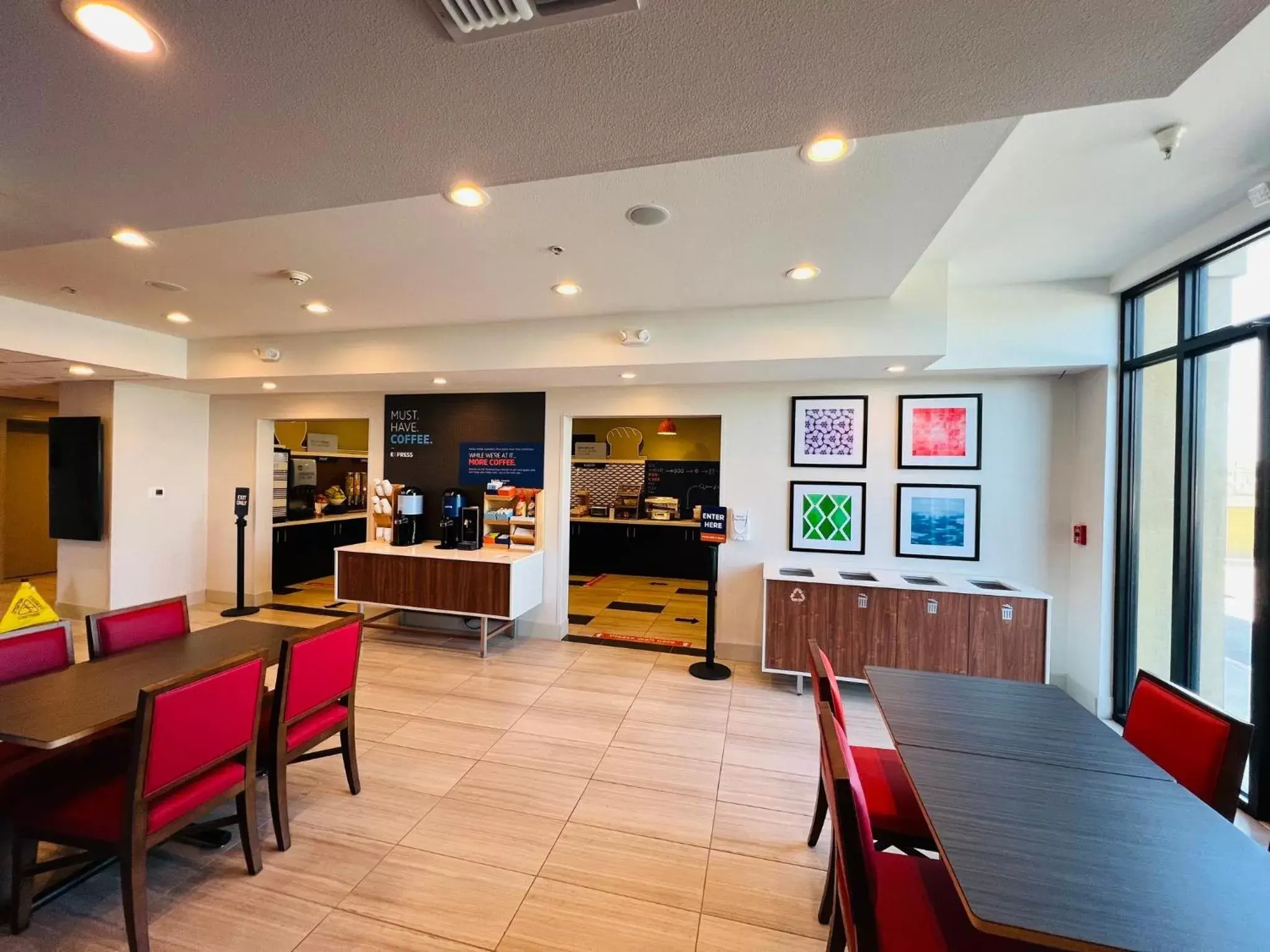 Breakfast, Restaurant/Places to Eat in Holiday Inn Express & Suites Salinas, an IHG Hotel