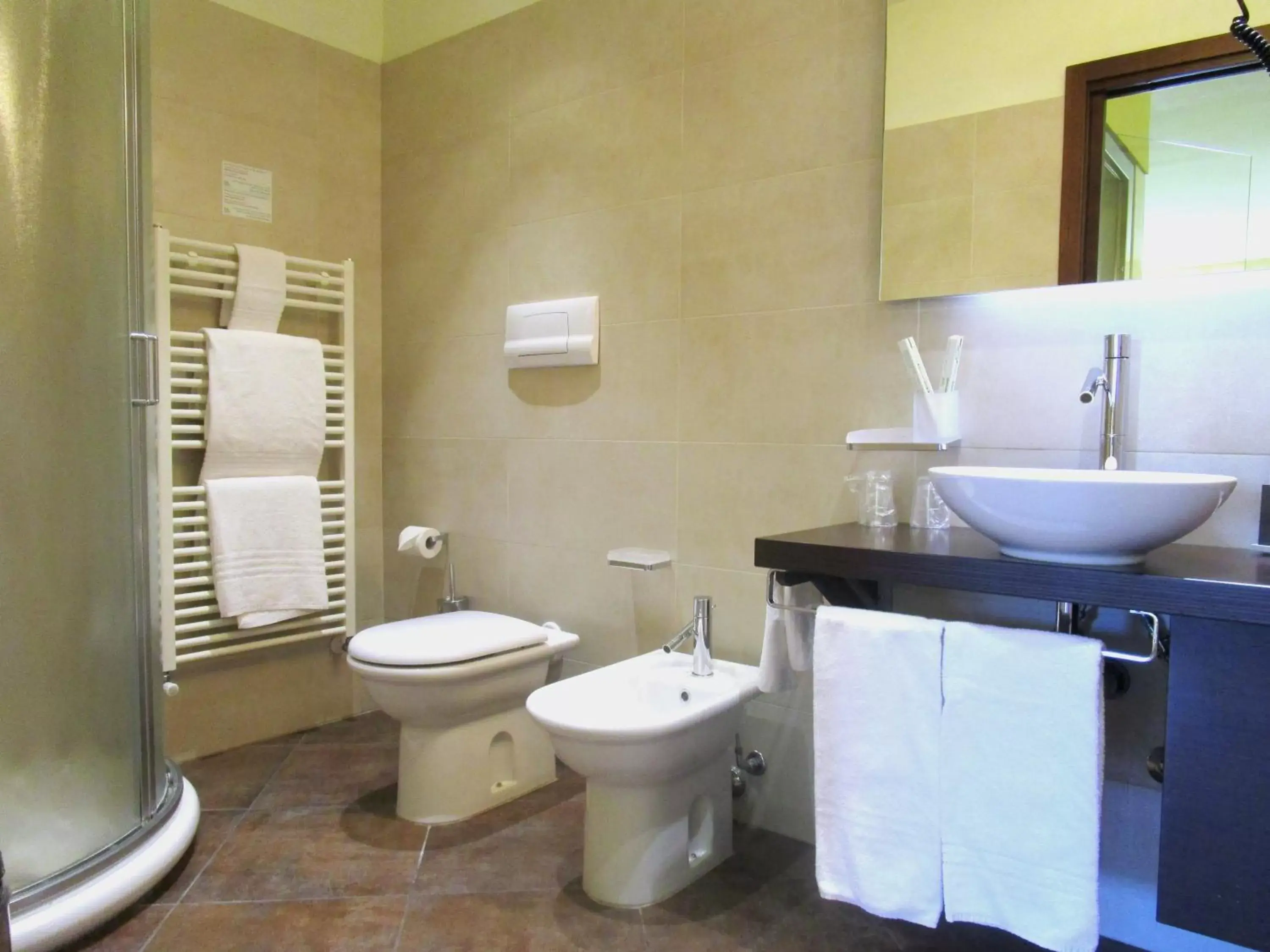 Shower, Bathroom in Hotel Lovere Resort & Spa