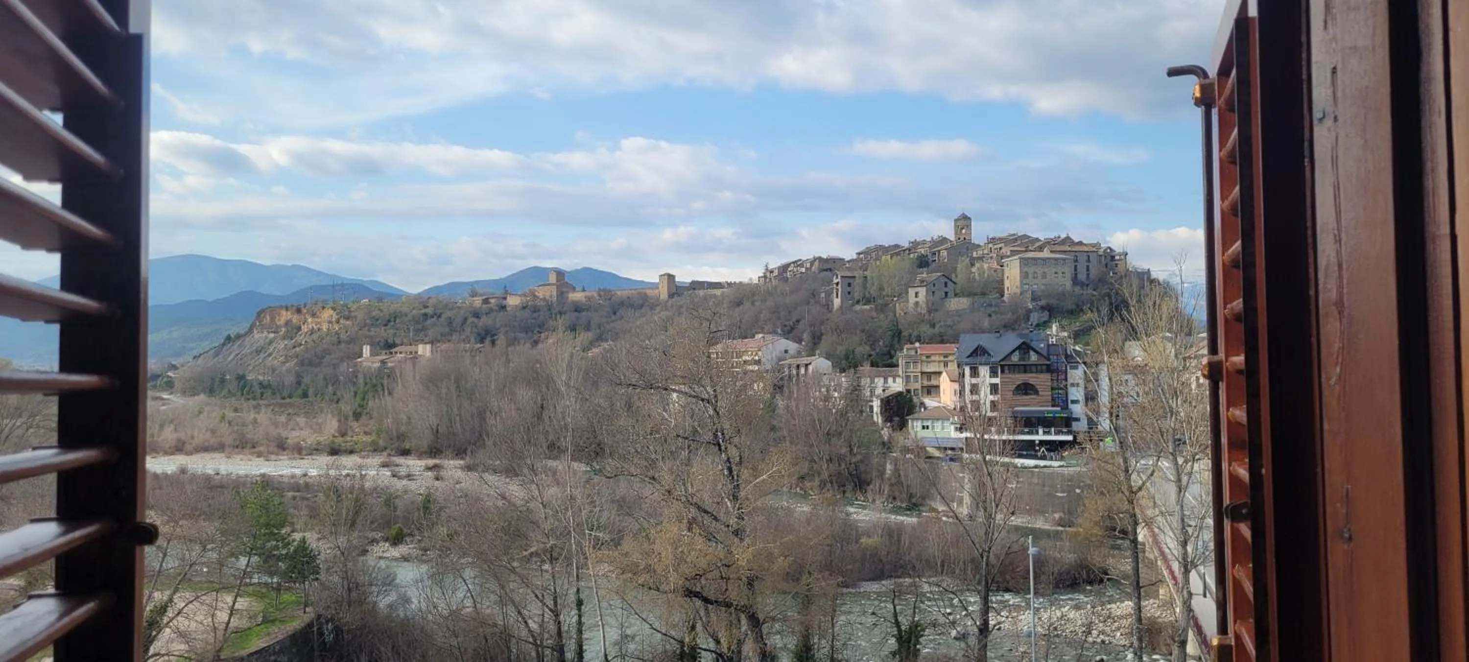 City view in Hotel Meson de L’Ainsa