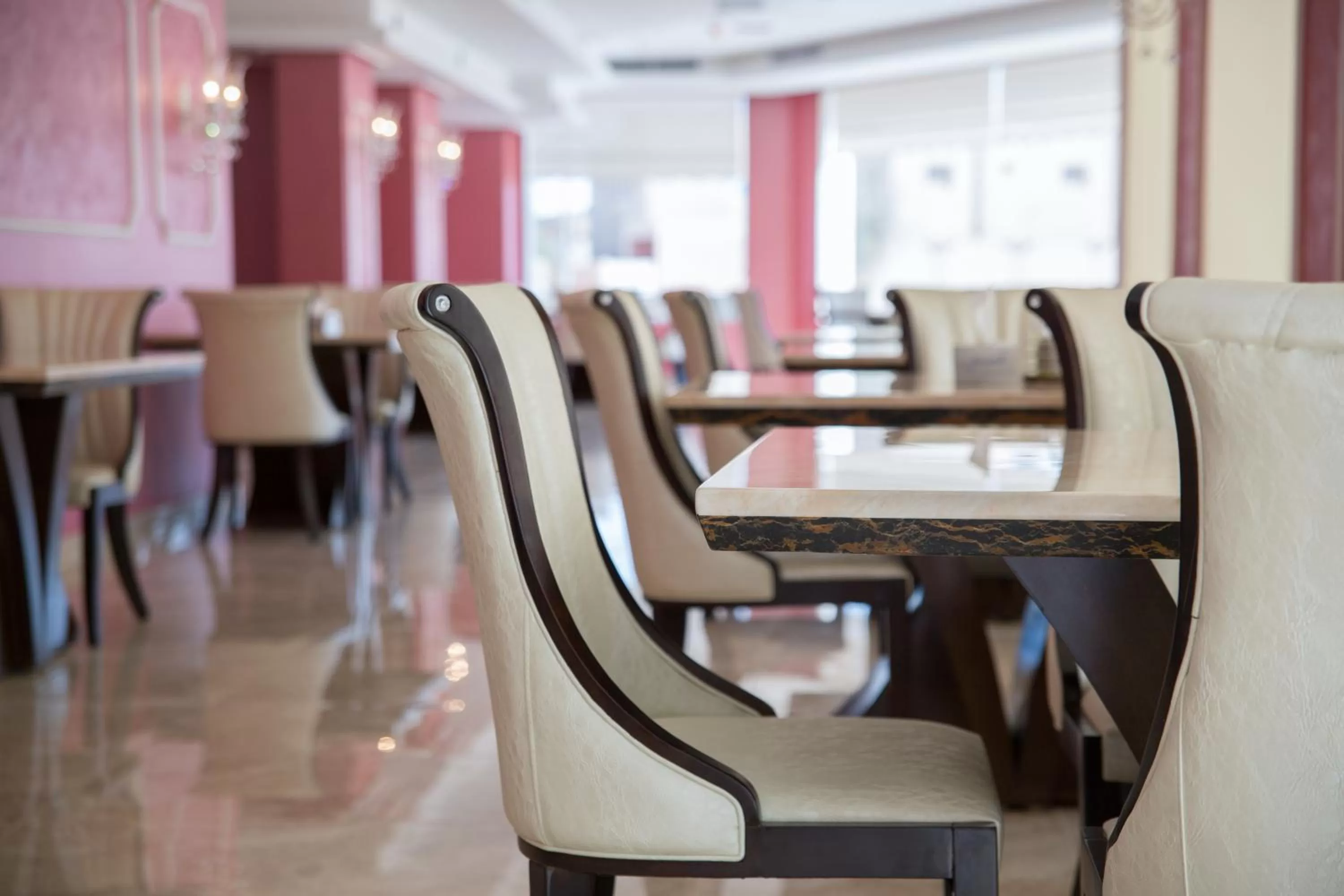 Restaurant/places to eat in Adams Hotel