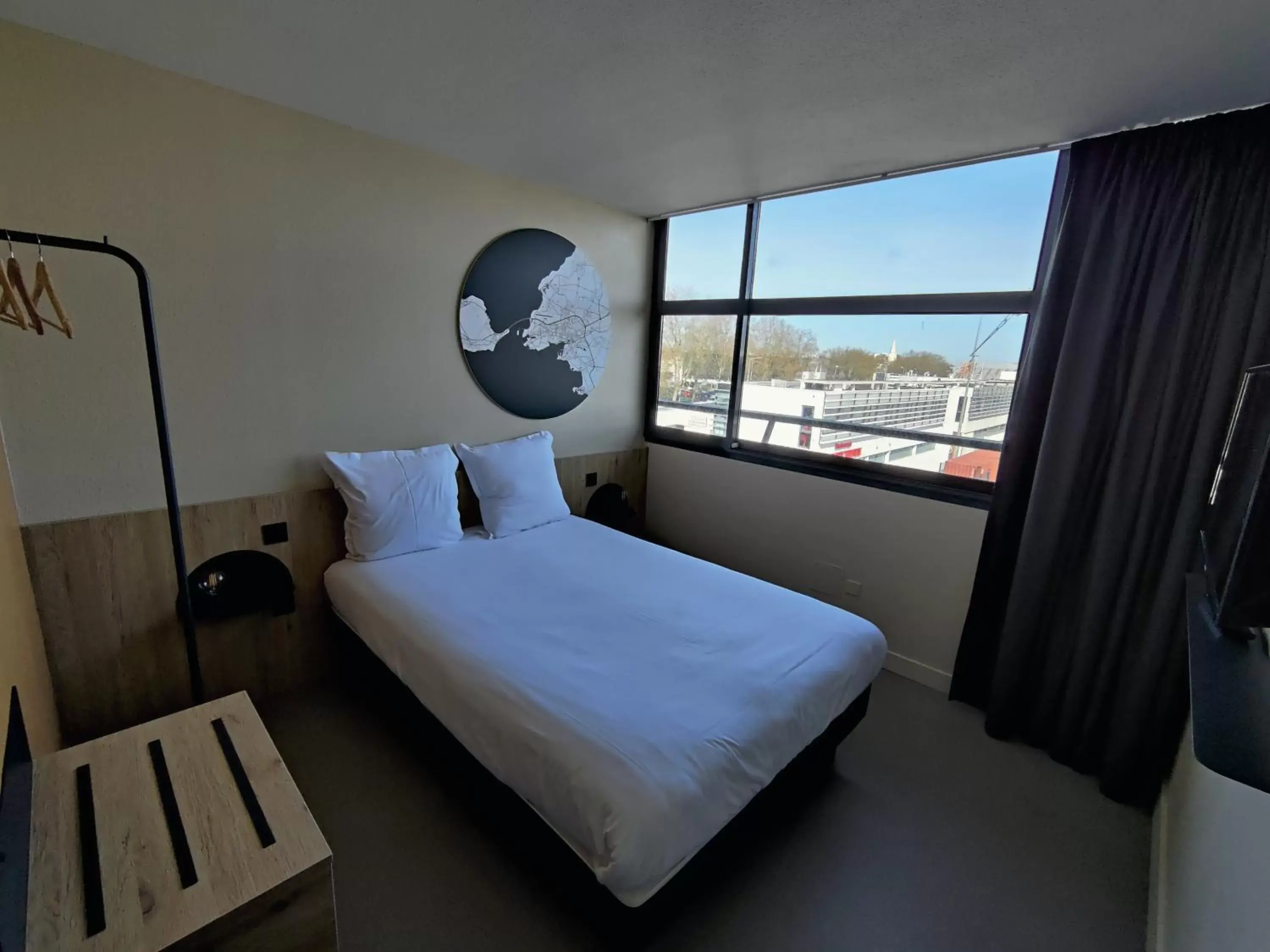 Bedroom, Bed in B&B HOTEL La Rochelle Centre Les Minimes