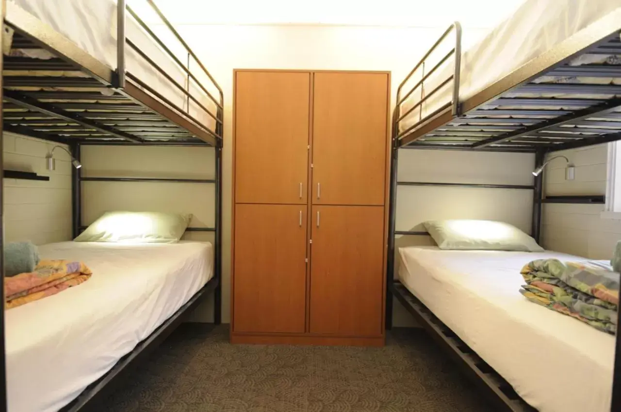 Bed in Kangaroo Inn Bed in Kangaroo Inn