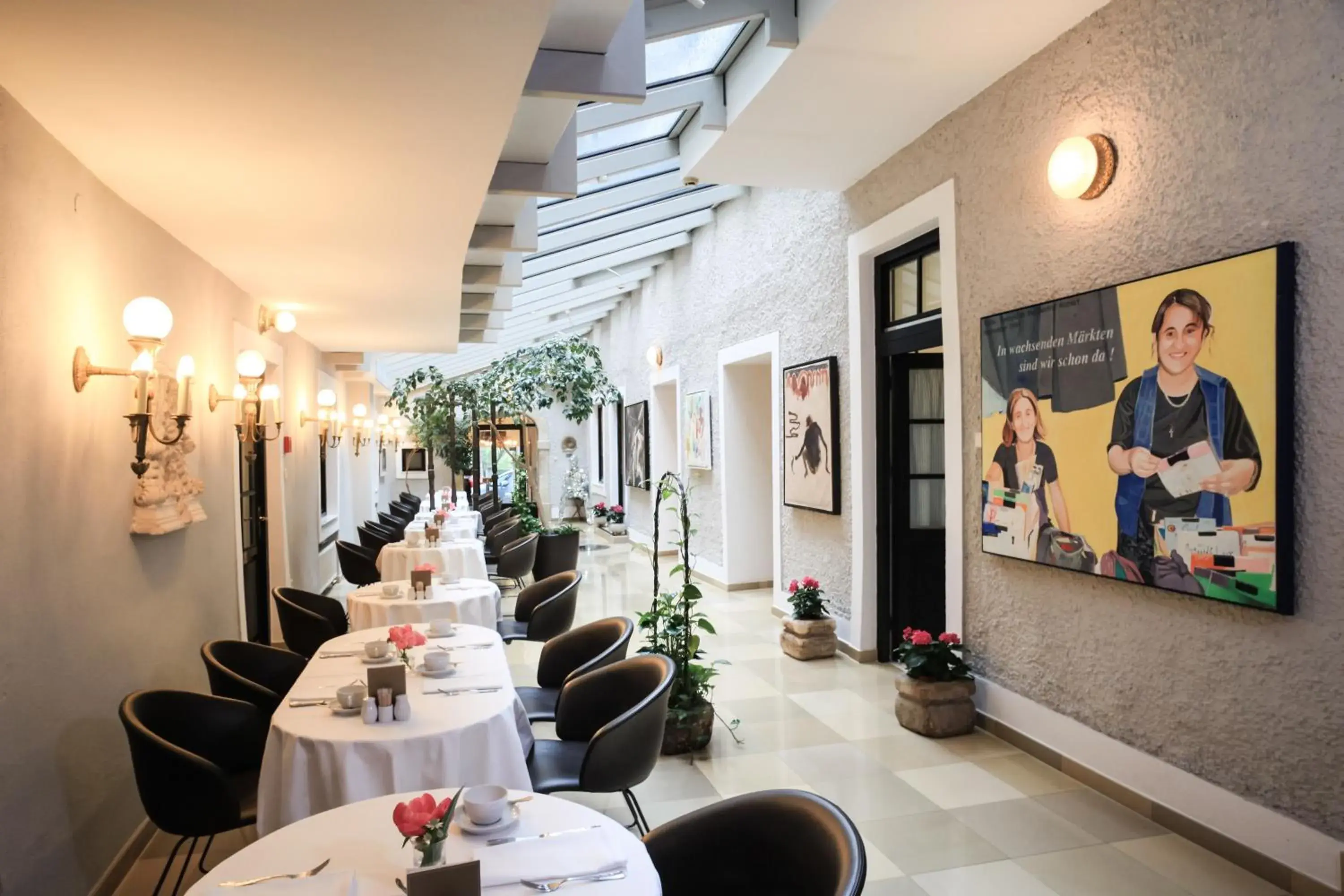 Seating area, Restaurant/Places to Eat in Schlossberghotel - Das Kunsthotel