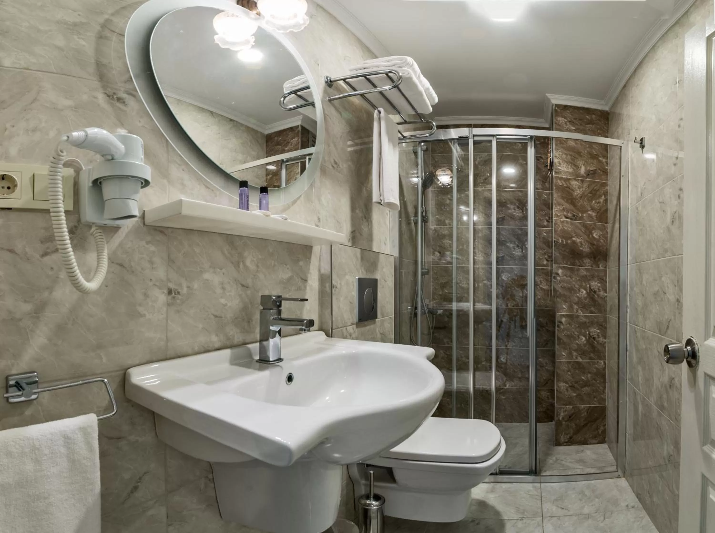 Bathroom in Valide Hotel