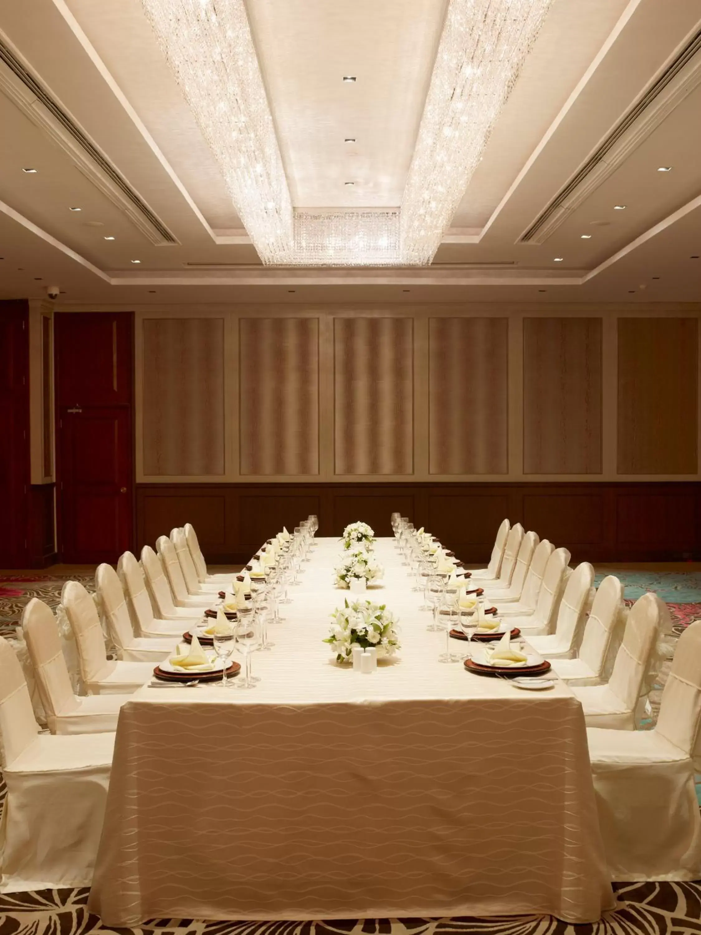 Business facilities, Banquet Facilities in Chatrium Hotel Royal Lake Yangon