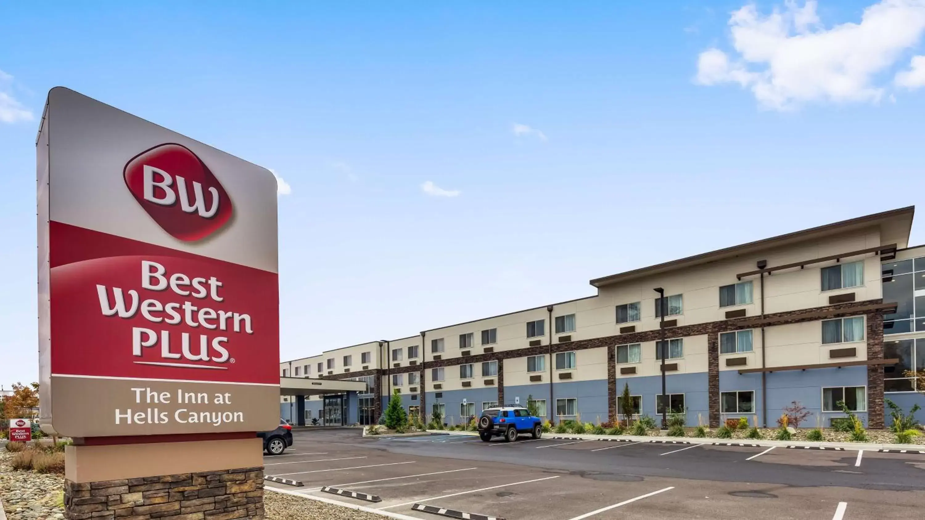 Property building in Best Western Plus The Inn at Hells Canyon