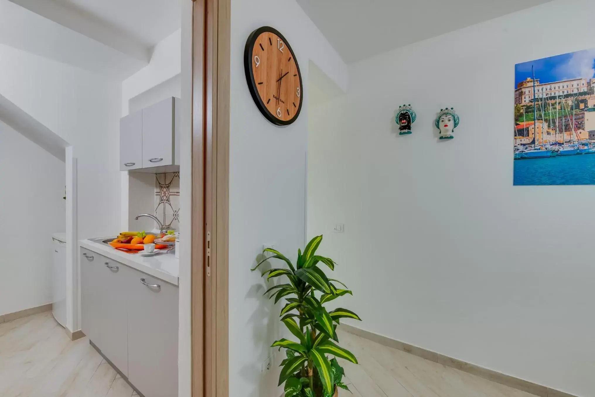 Kitchen/Kitchenette in NottInCentro -Guest House-