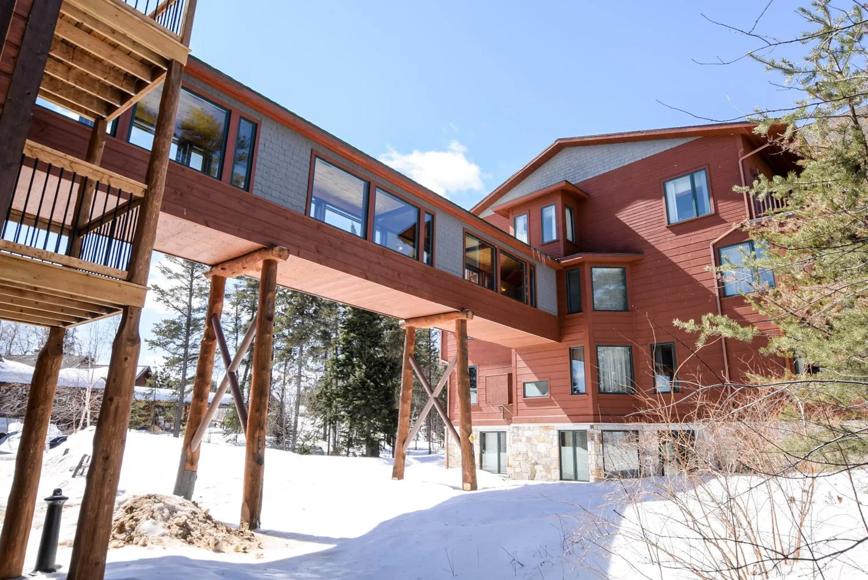 Winter in Les Condos Du Lac Taureau- Rooms & Condos