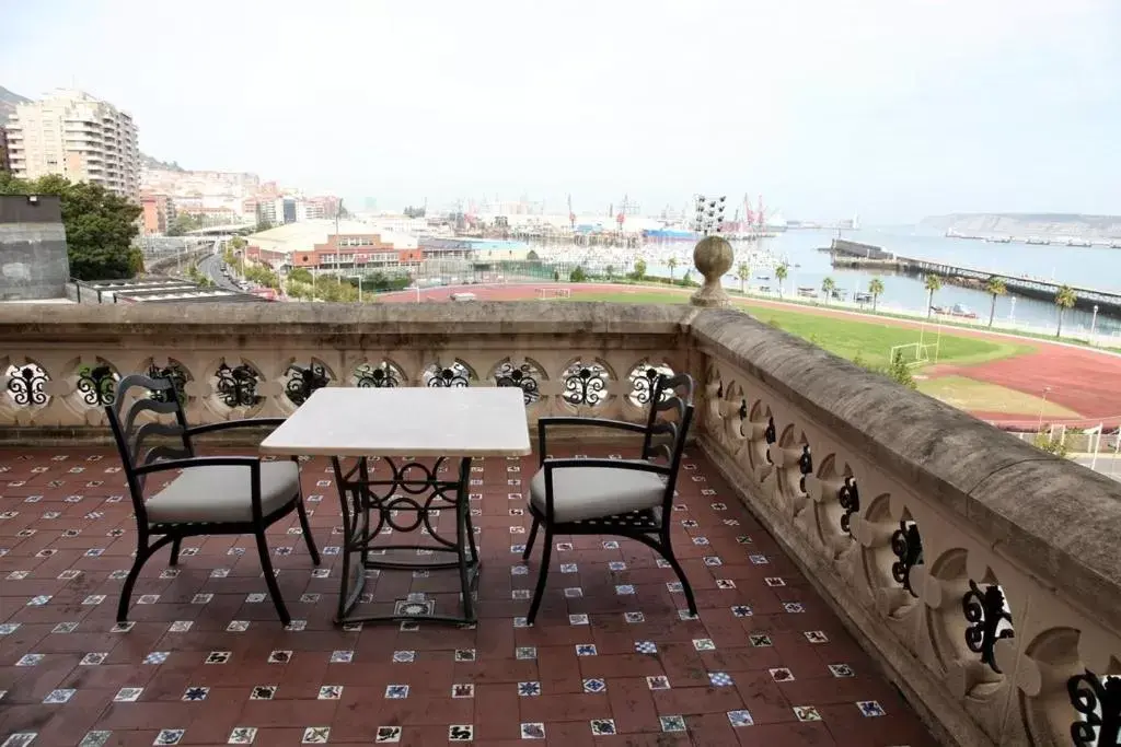 Sea view, Balcony/Terrace in Hotel URH Palacio de Oriol