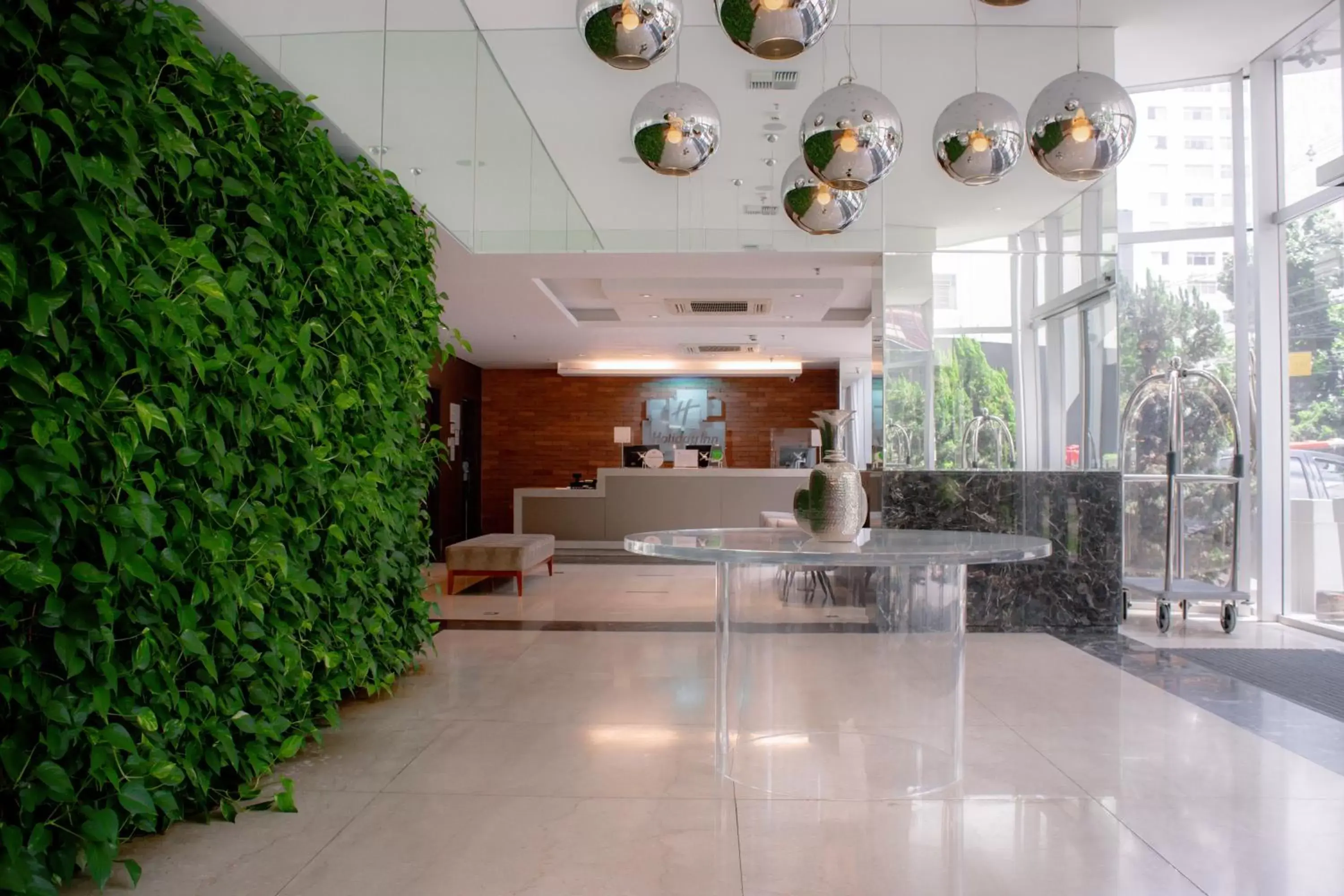Lobby or reception, Lobby/Reception in Holiday Inn Belo Horizonte Savassi, an IHG Hotel
