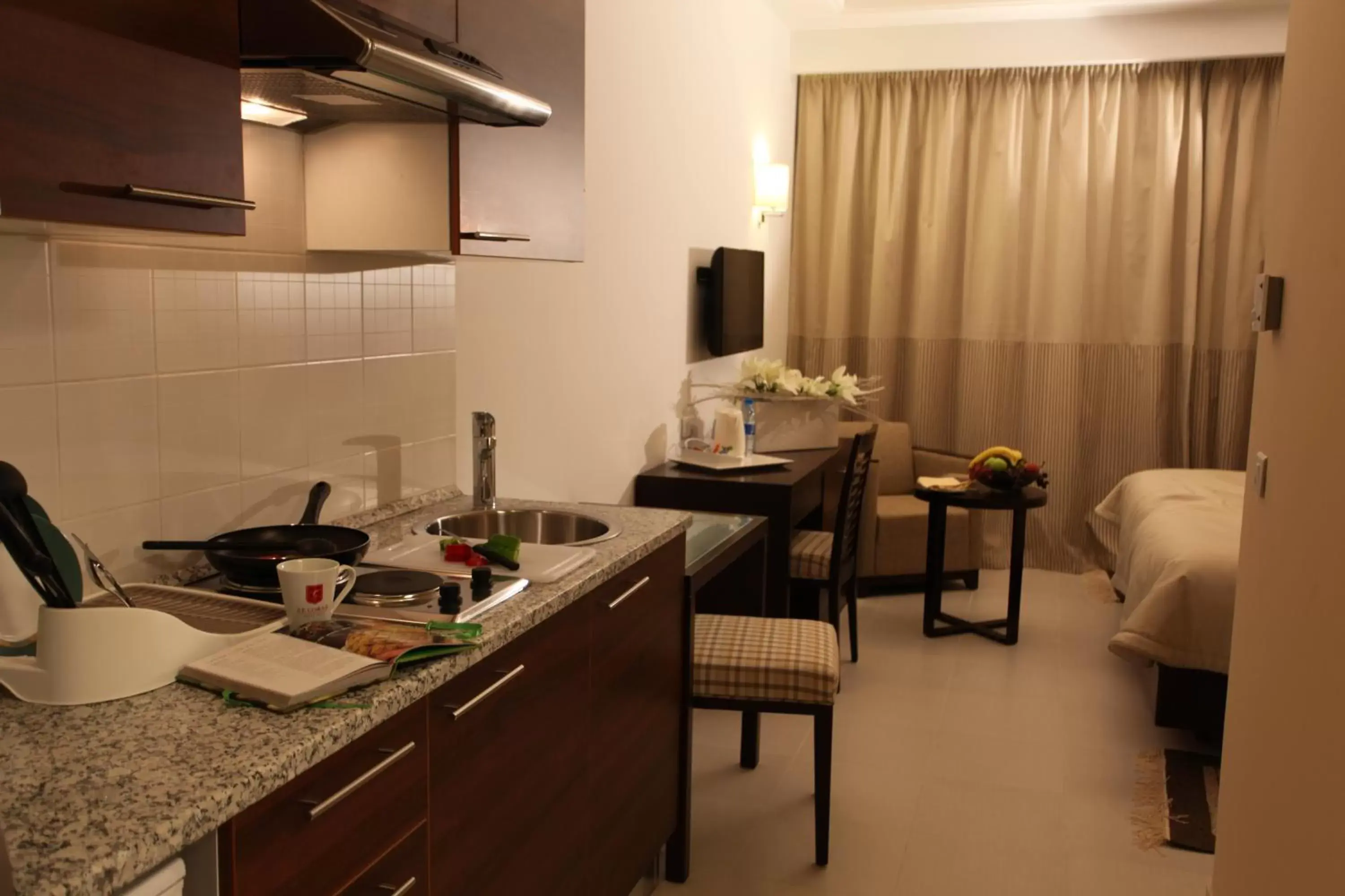 Kitchen or kitchenette, Kitchen/Kitchenette in Le Corail Suites Hotel