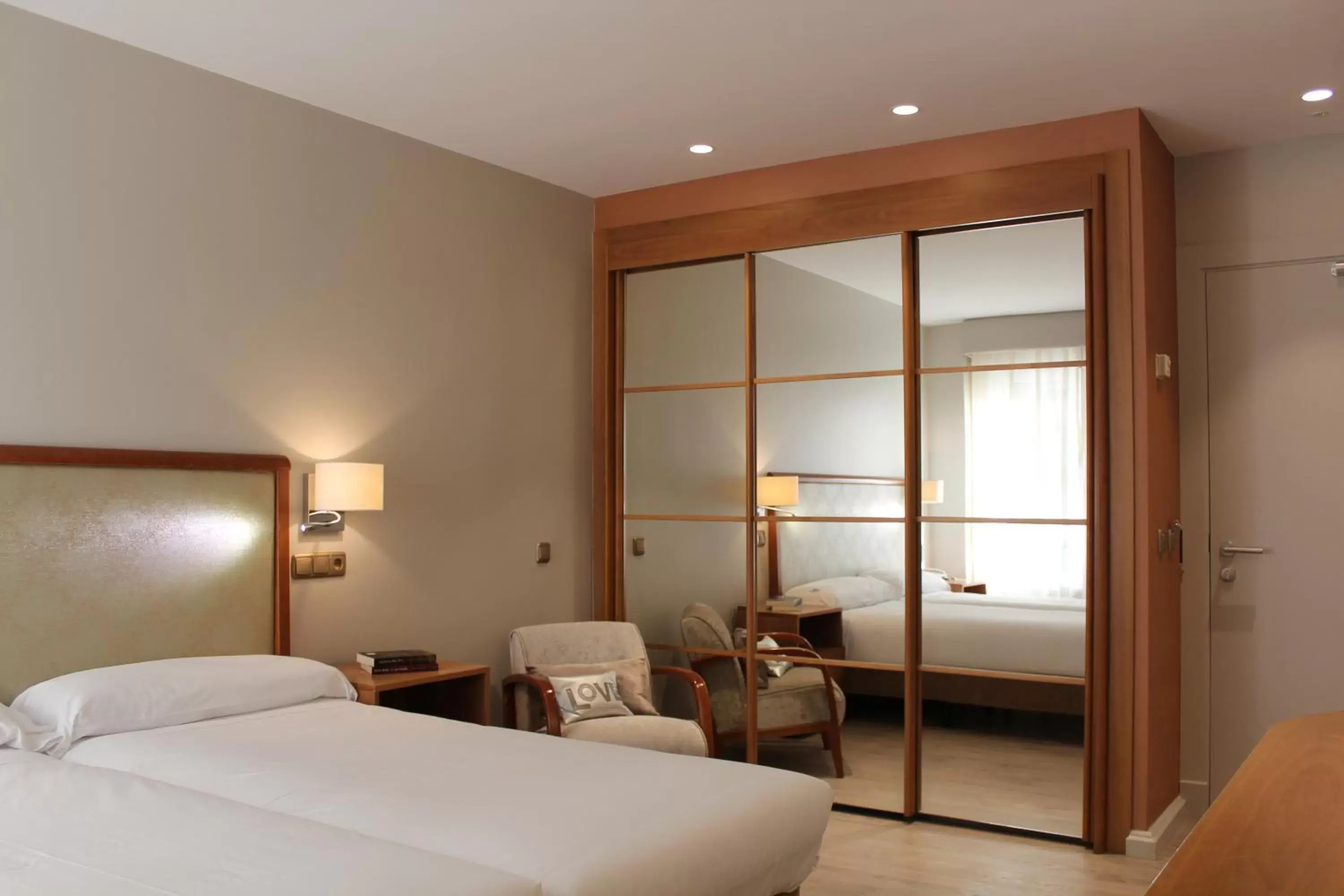 Bedroom, Bed in Hotel Carreño Bedroom, Bed in Hotel Carreño