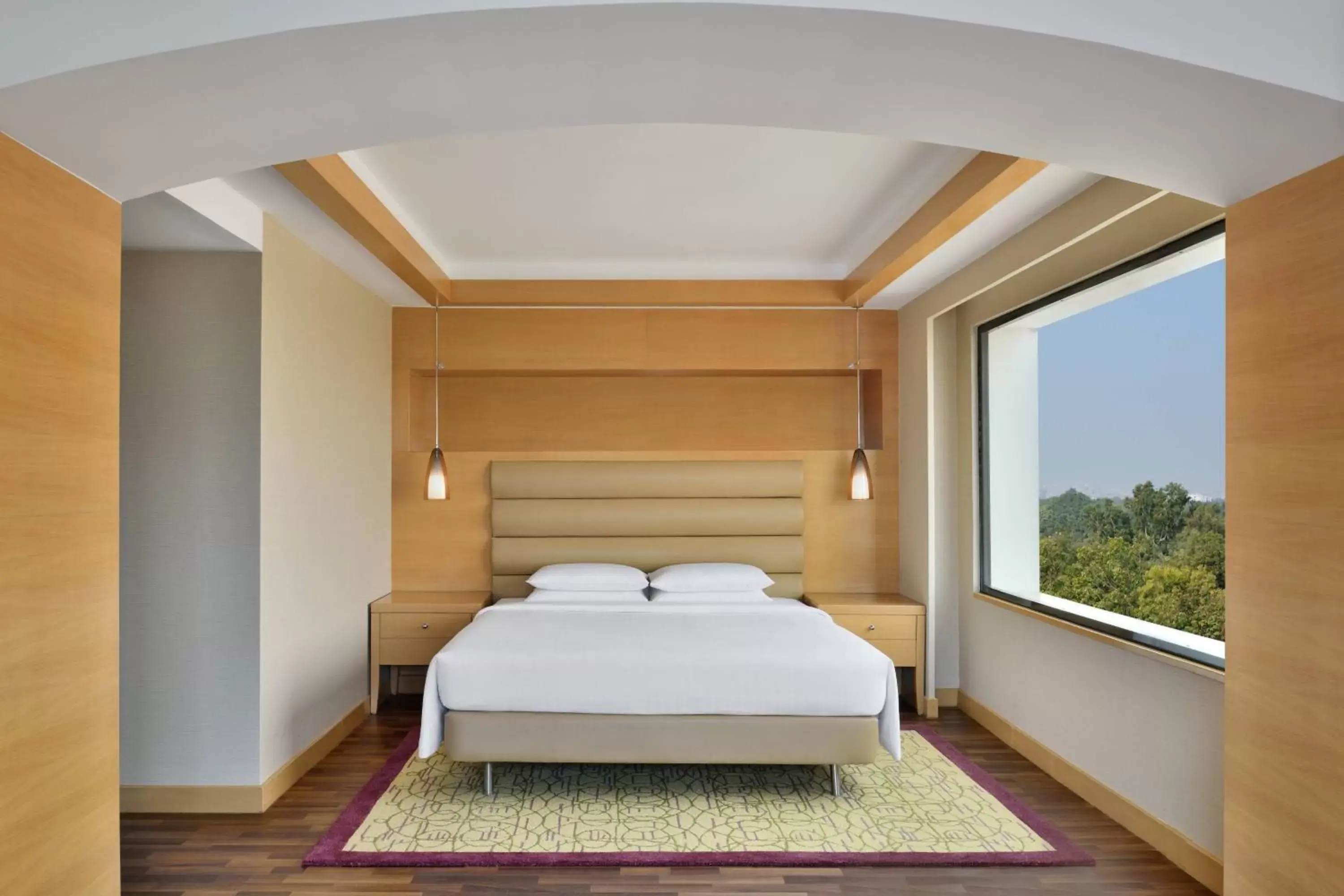 Bedroom, Bed in Courtyard by Marriott Chennai