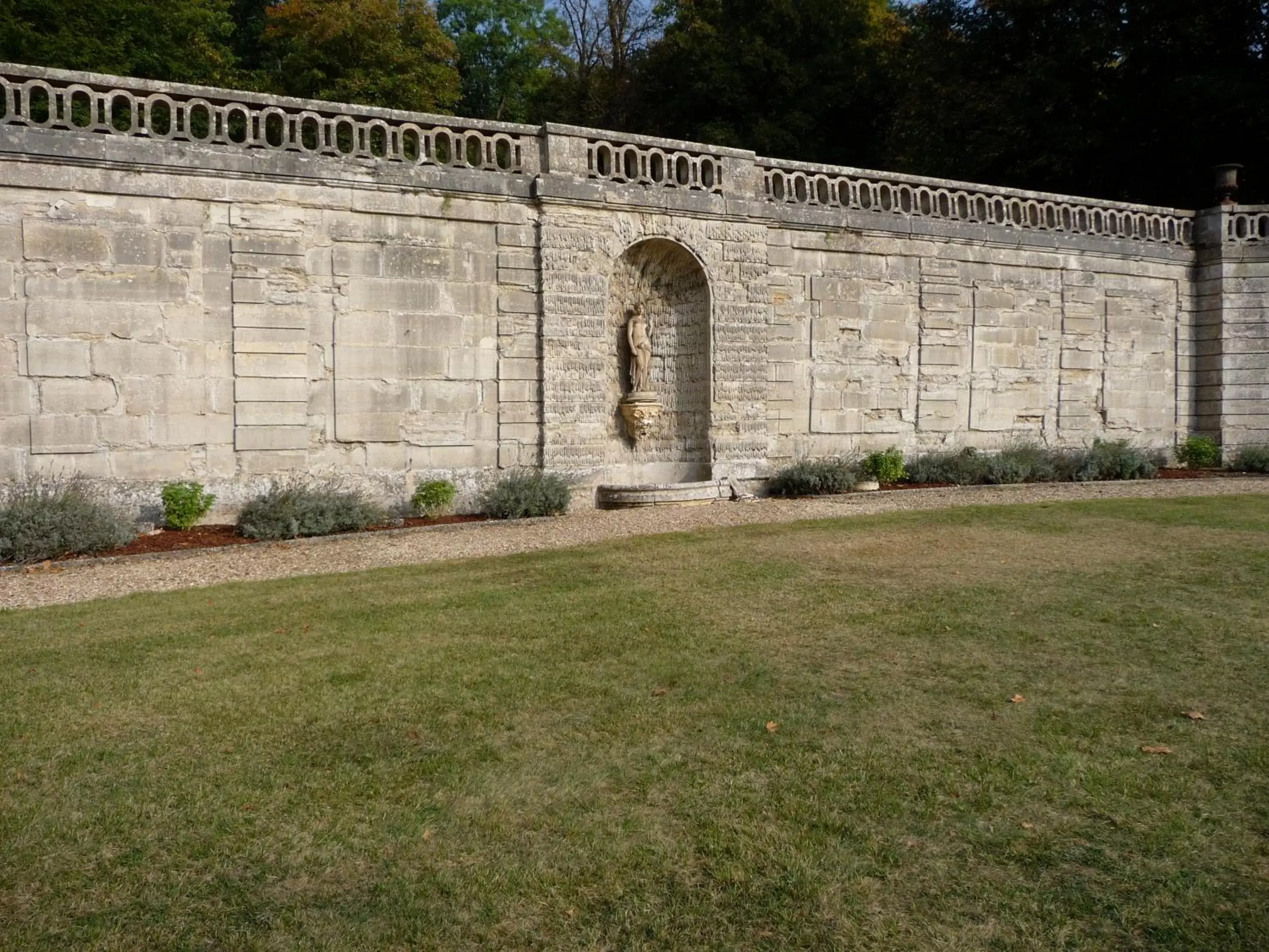 Property Building in La Grande Maison