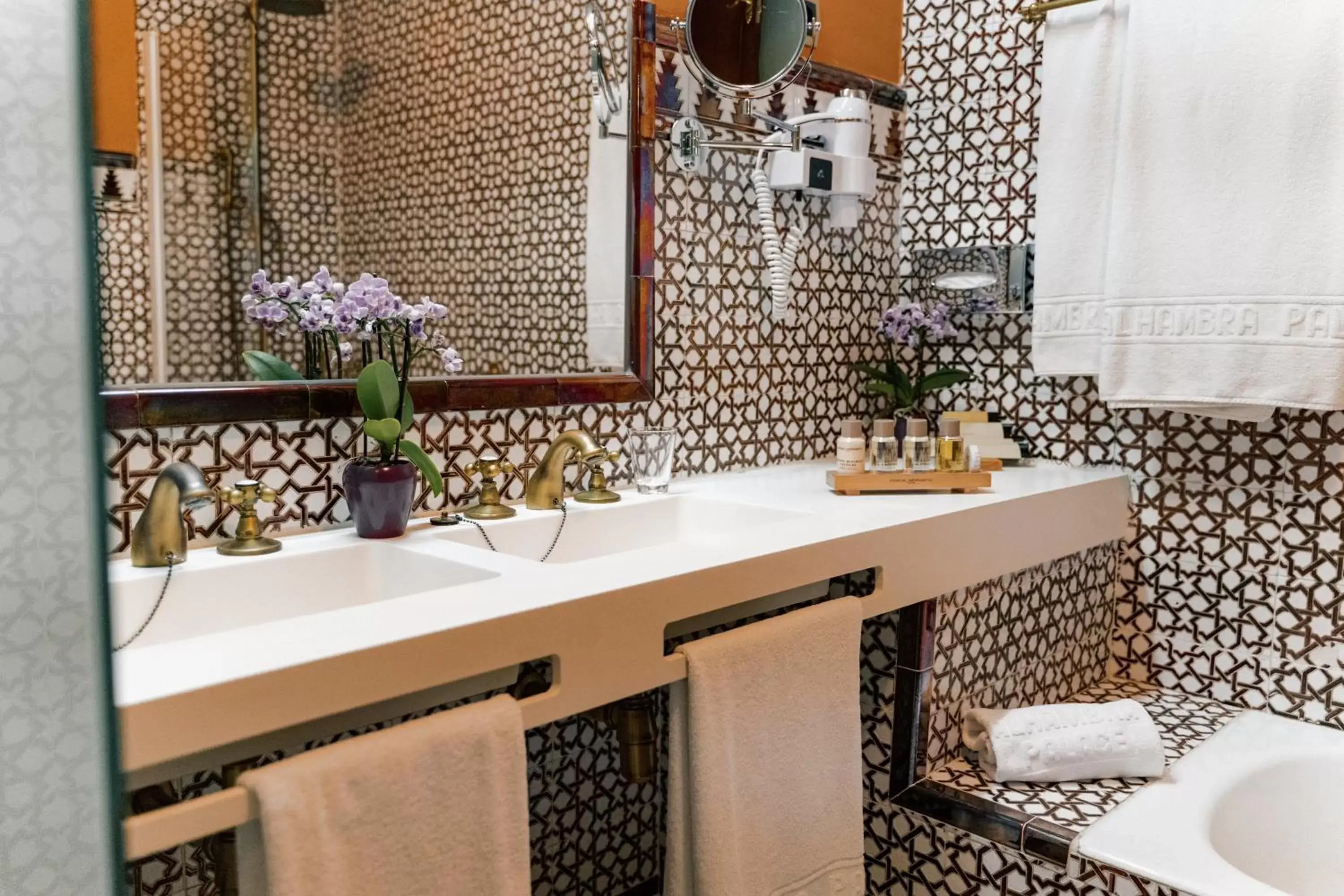 Toilet, Bathroom in Alhambra Palace Hotel