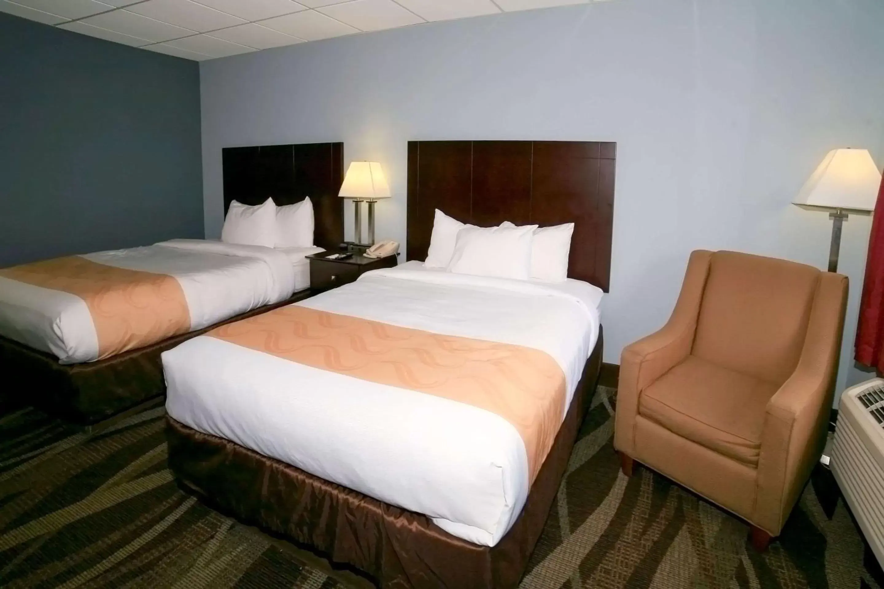 Photo of the whole room, Bed in Quality Inn Downtown Helen