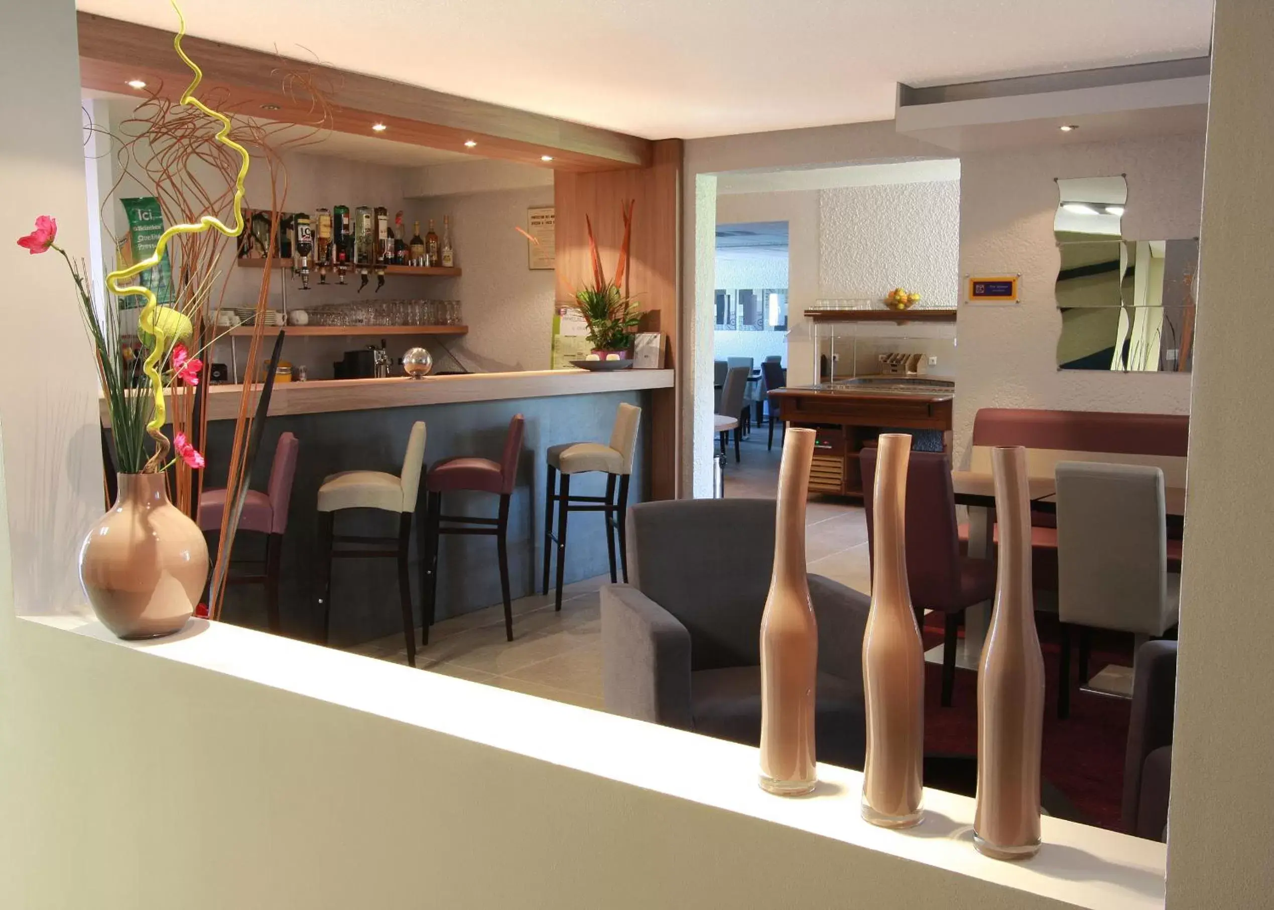 Lounge or bar in Kyriad Auxerre Appoigny Lounge or bar in Kyriad Auxerre Appoigny