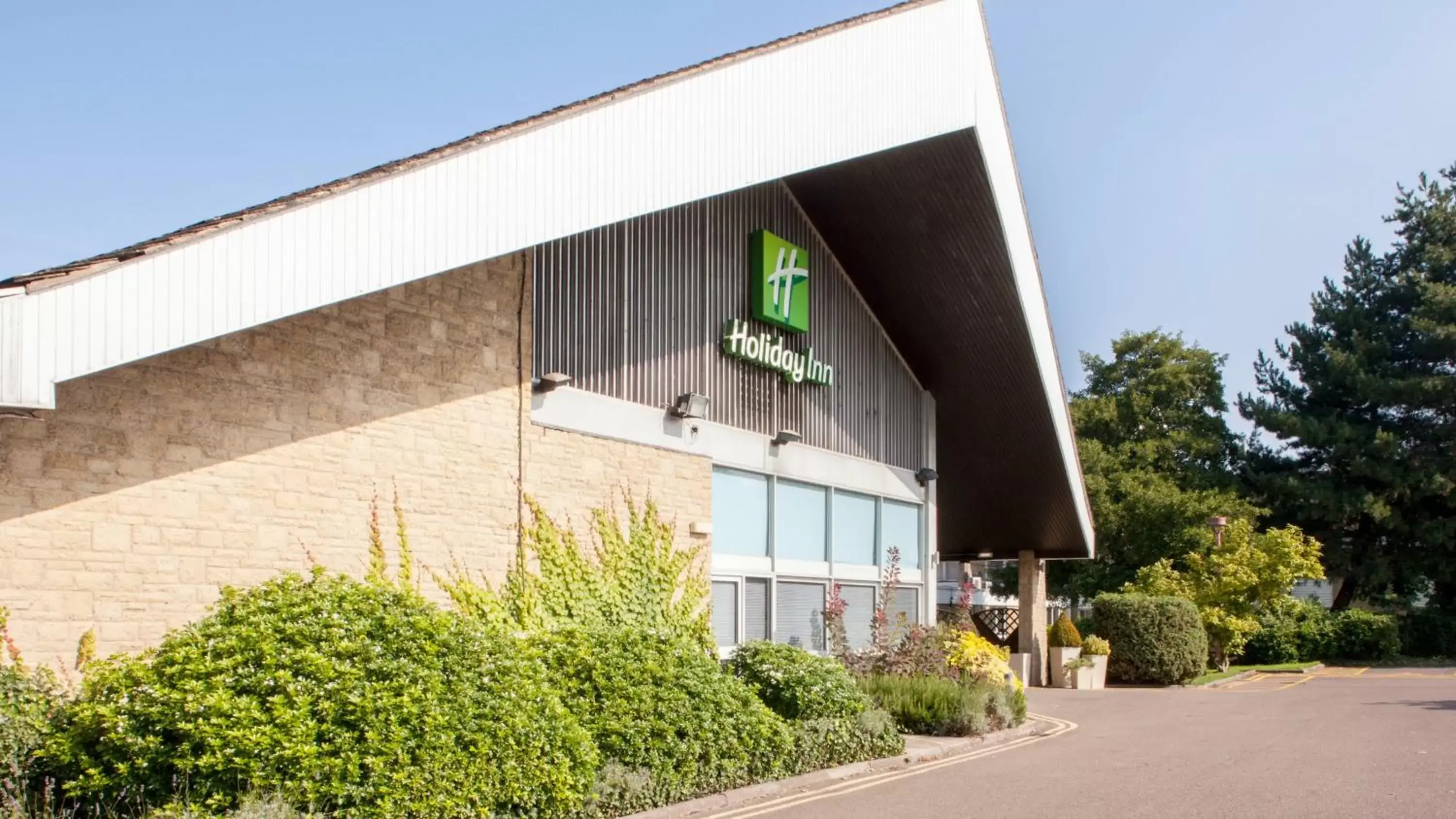 Property Building in Holiday Inn Swindon, an IHG Hotel