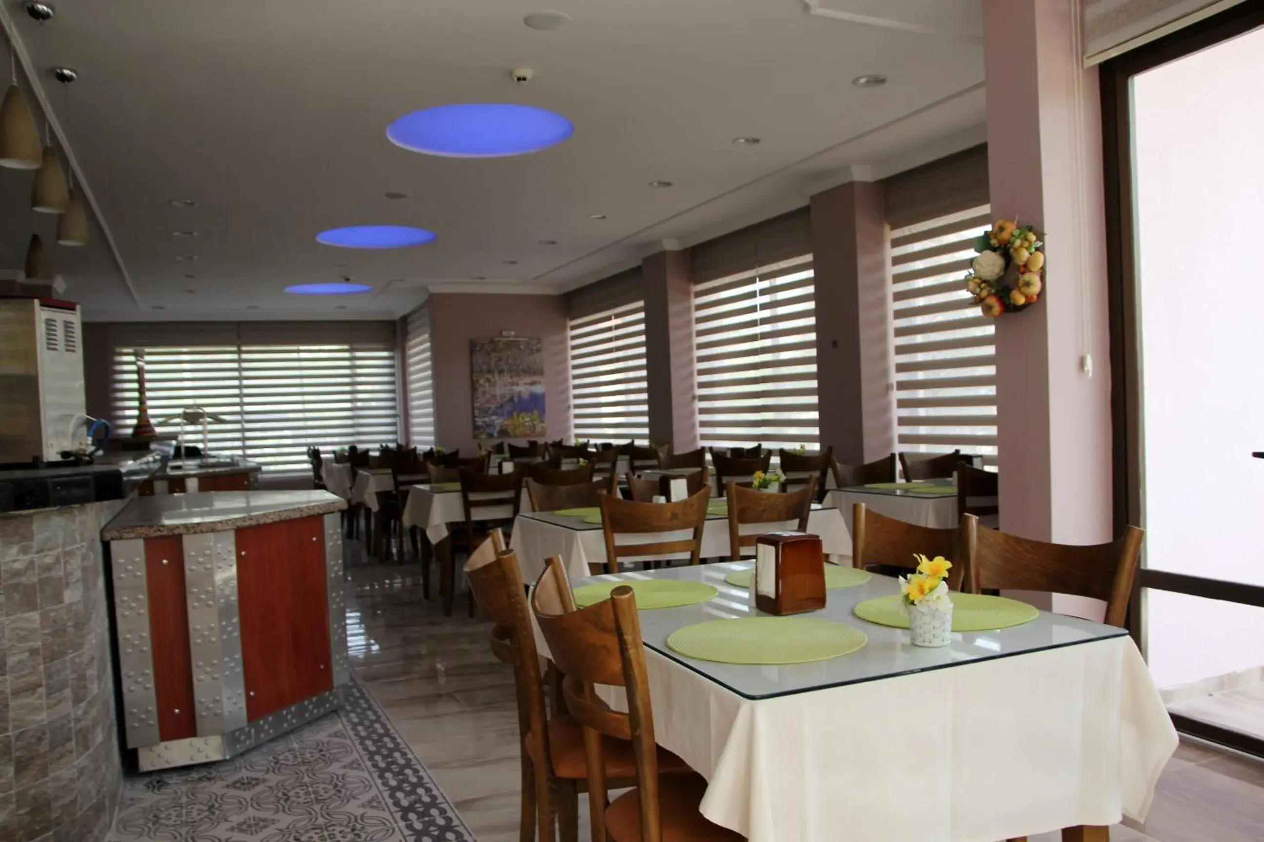 Restaurant/Places to Eat in Rosy Hotel Marmaris