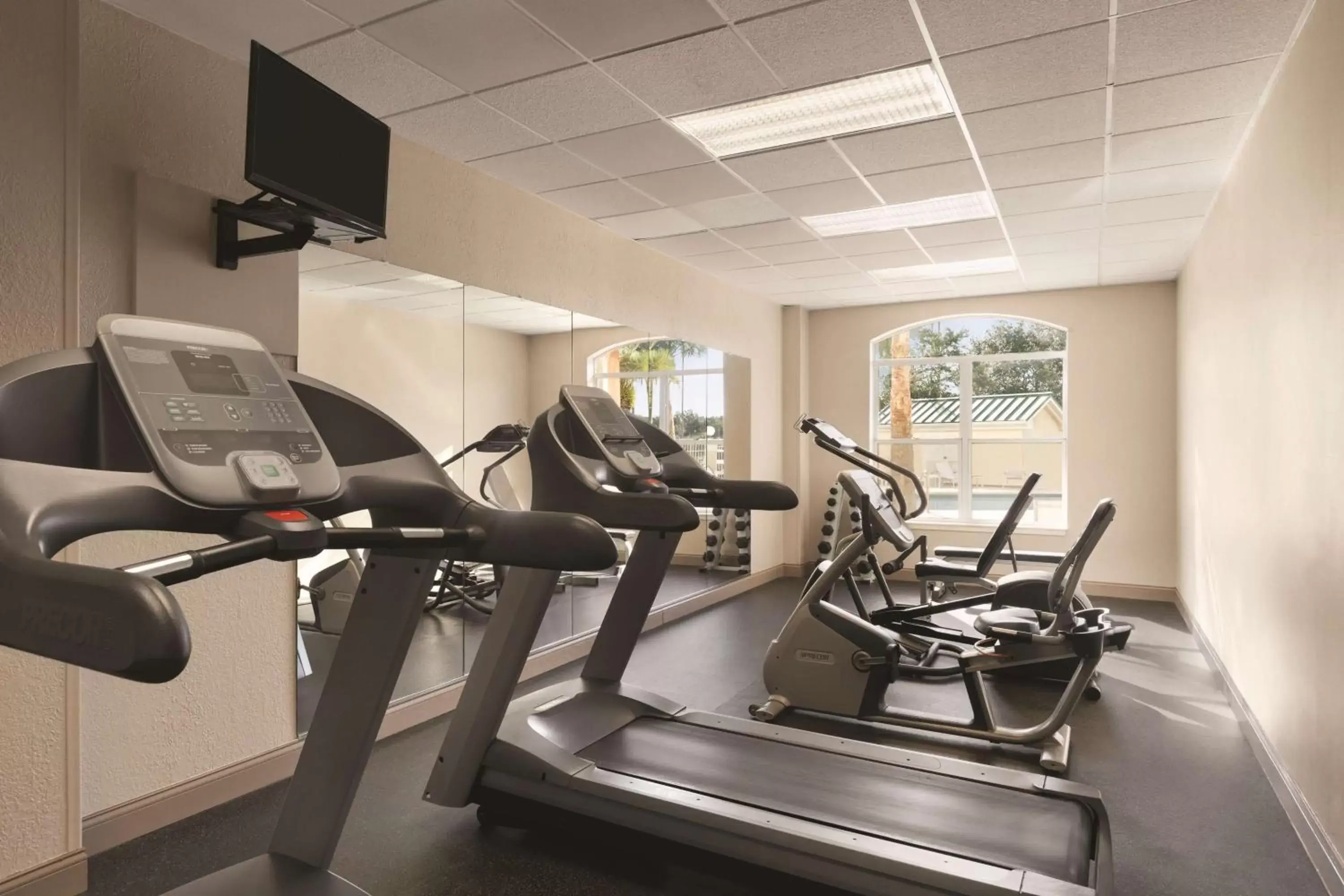 Activities, Fitness Center/Facilities in Country Inn and Suites Orlando