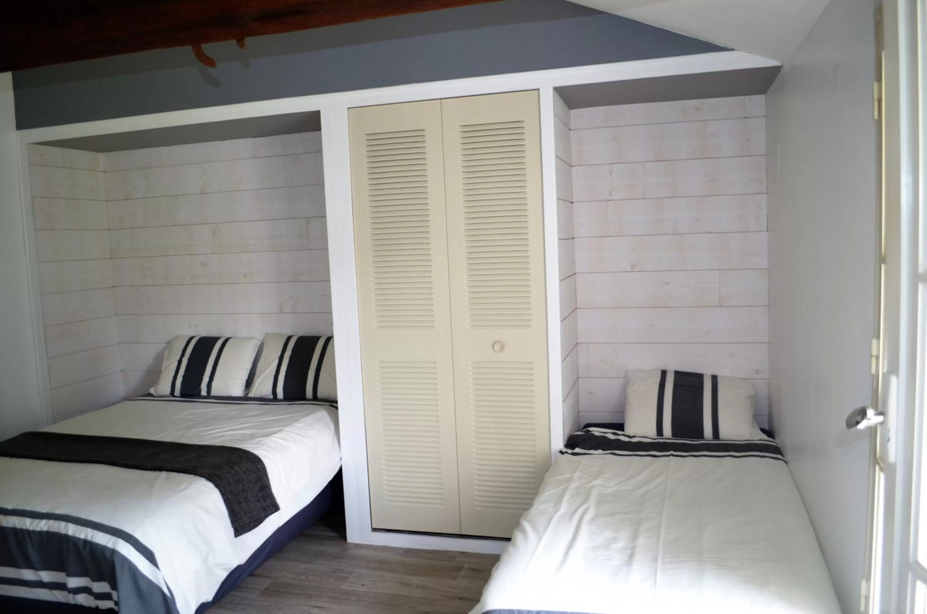 Photo of the whole room in L'ESCALE DES 2 EAUX