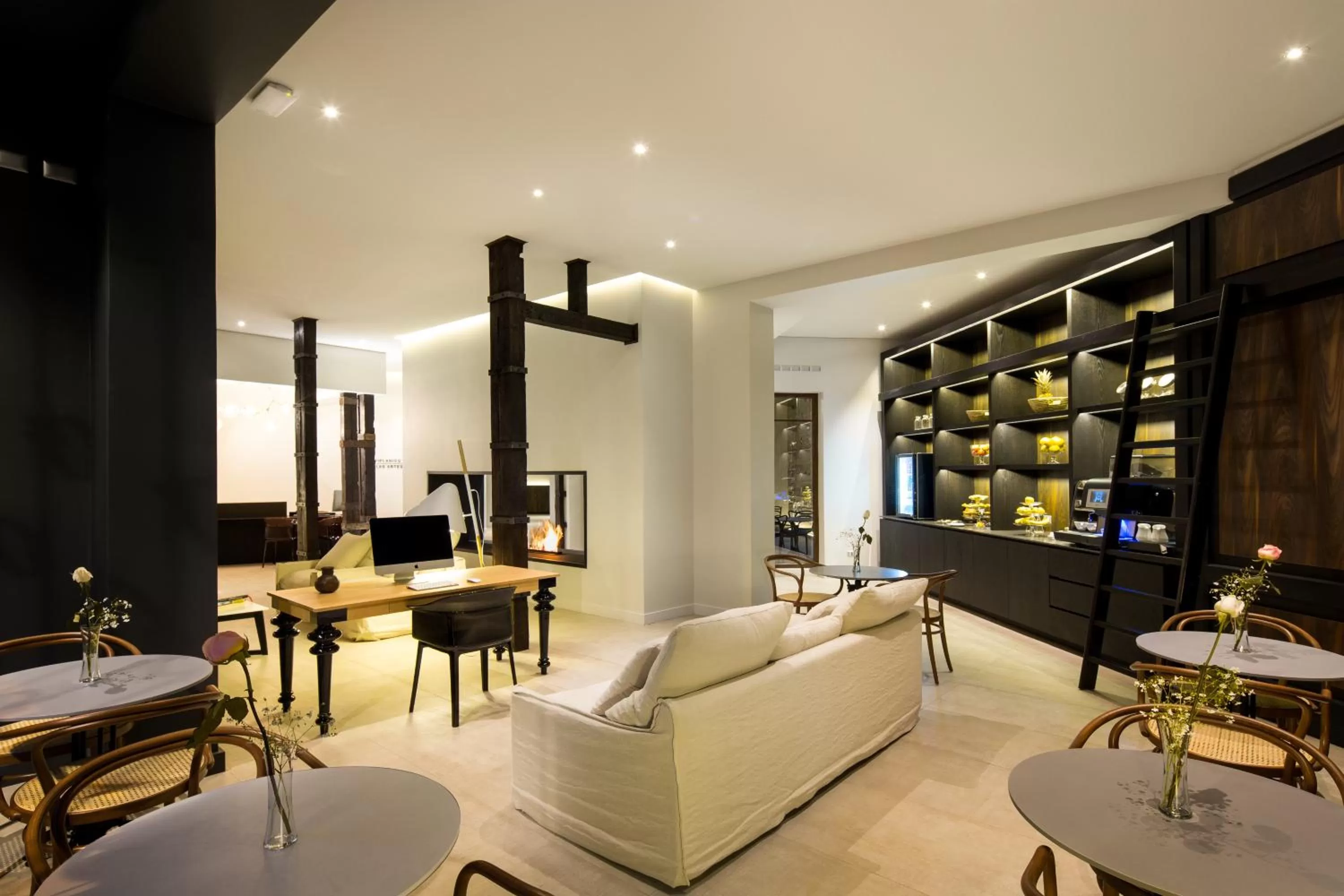 Lounge or bar in Hotel Altiplanico Bellas Artes