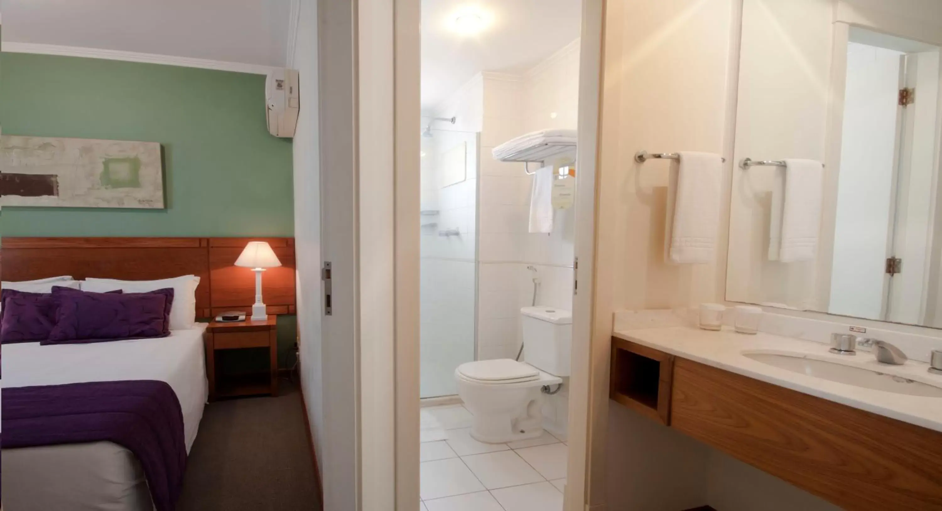 Bathroom in Quality Suites Vila Olimpia