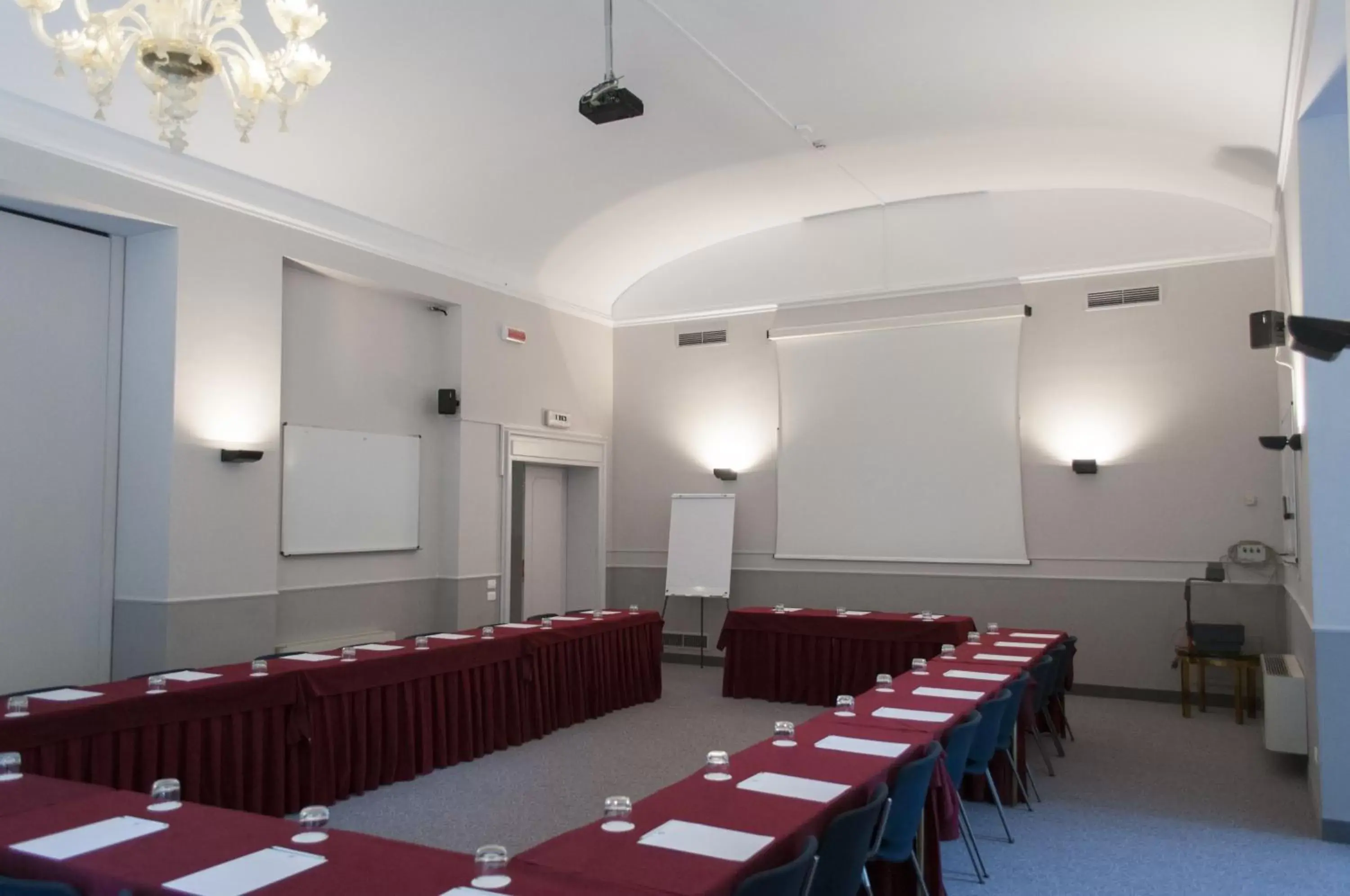 Business facilities in Palace Grand Hotel Varese