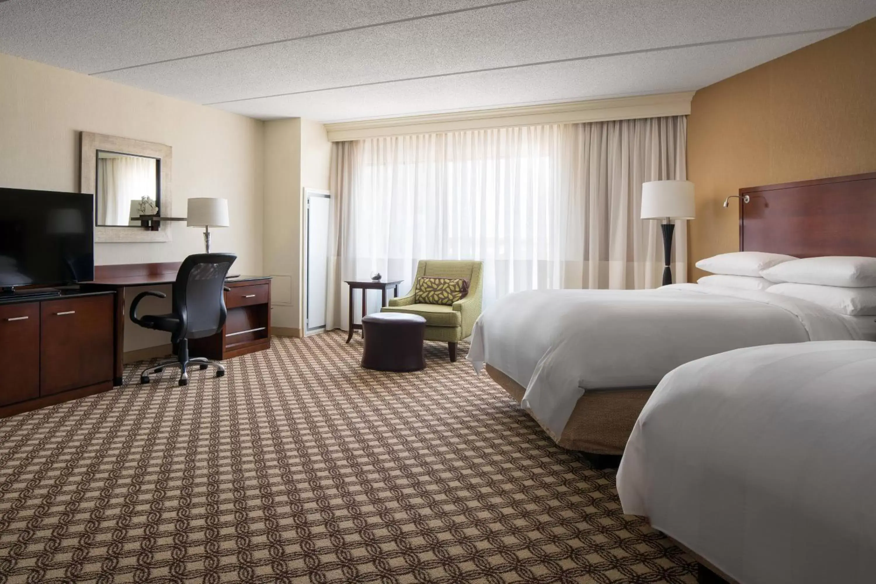 Queen Room with Two Queen Beds in Chicago Marriott Naperville