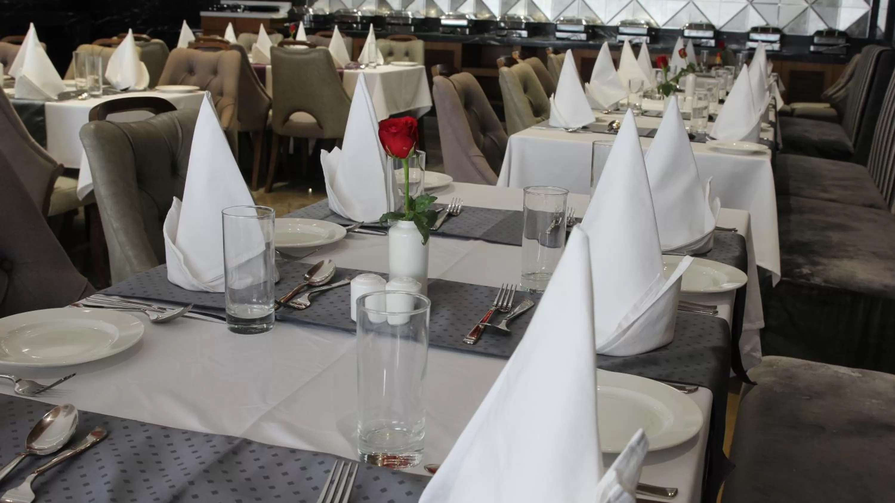 Restaurant/places to eat in Clarks Inn Suites Gwalior