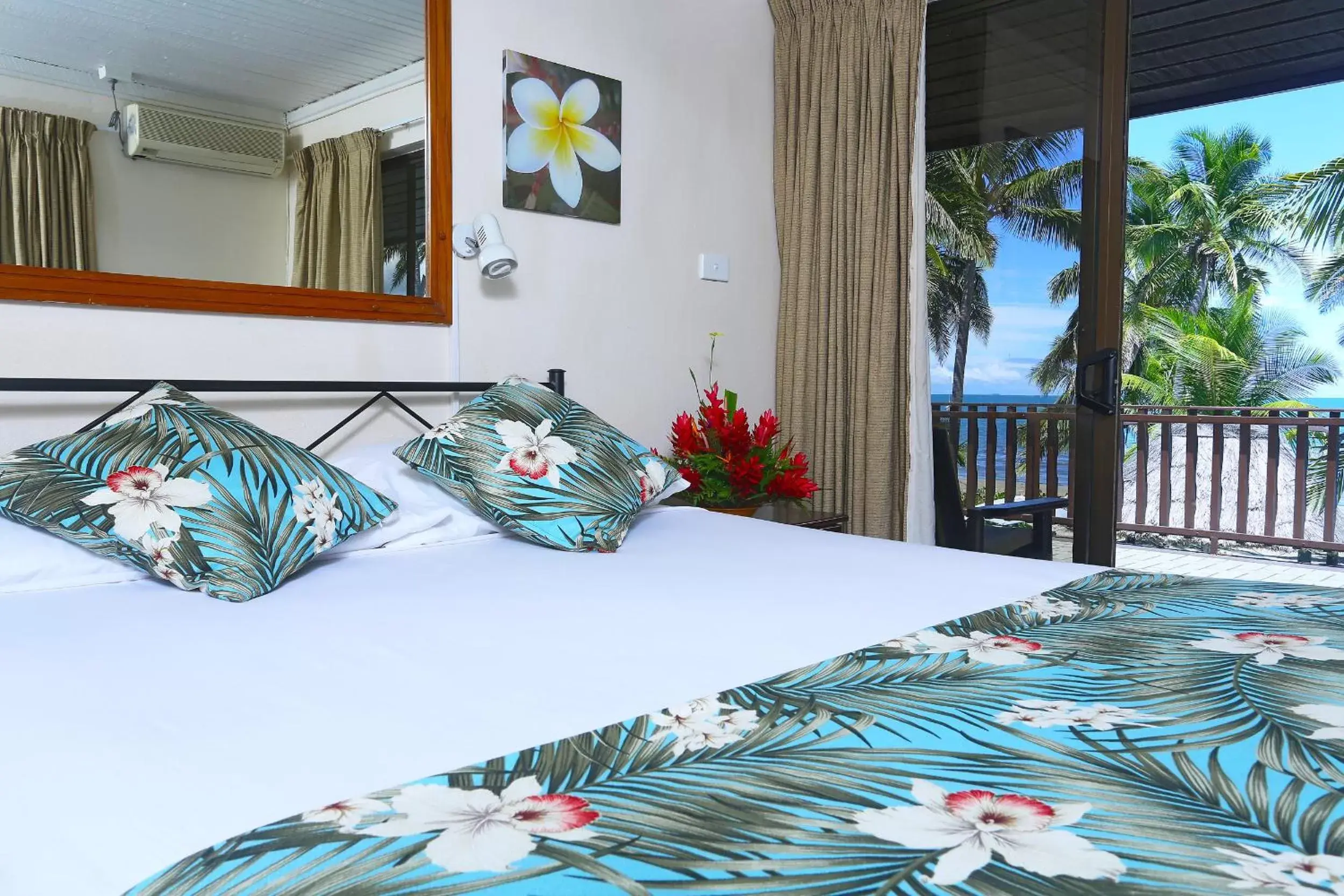 Bed in Aquarius On The Beach