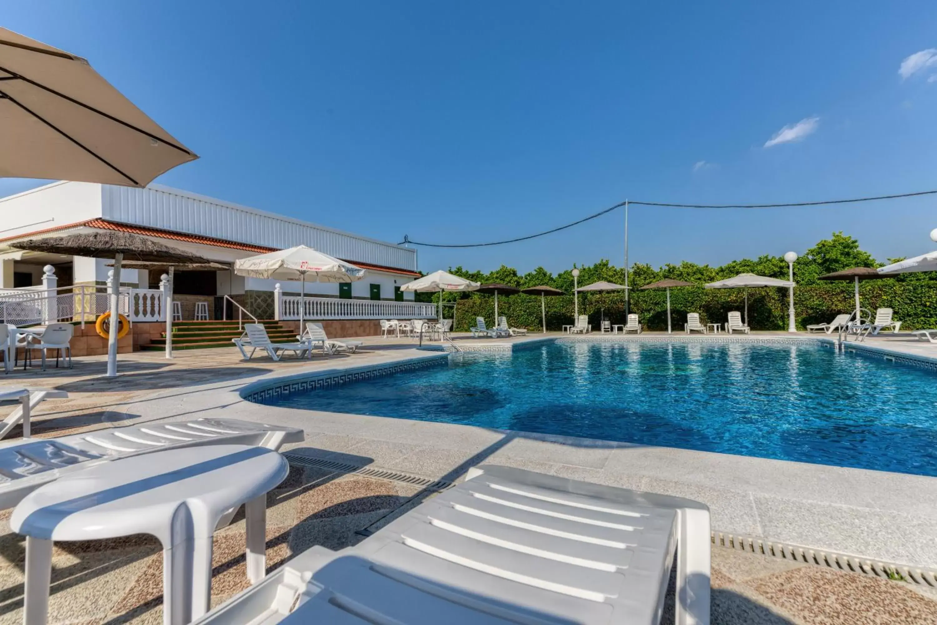 Swimming Pool in Hotel Torre De Los Guzmanes