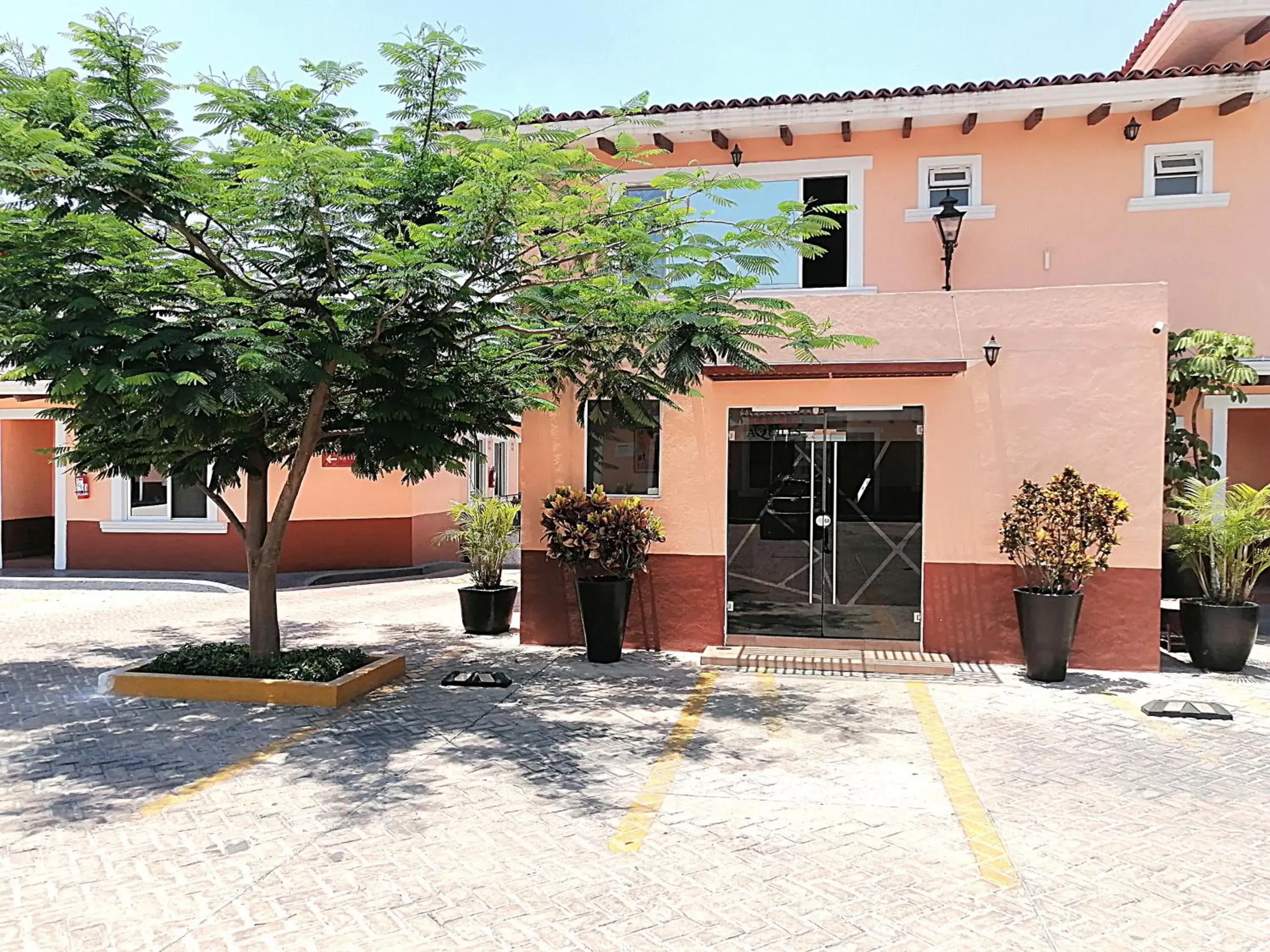 Property Building in Hotel Aquiles