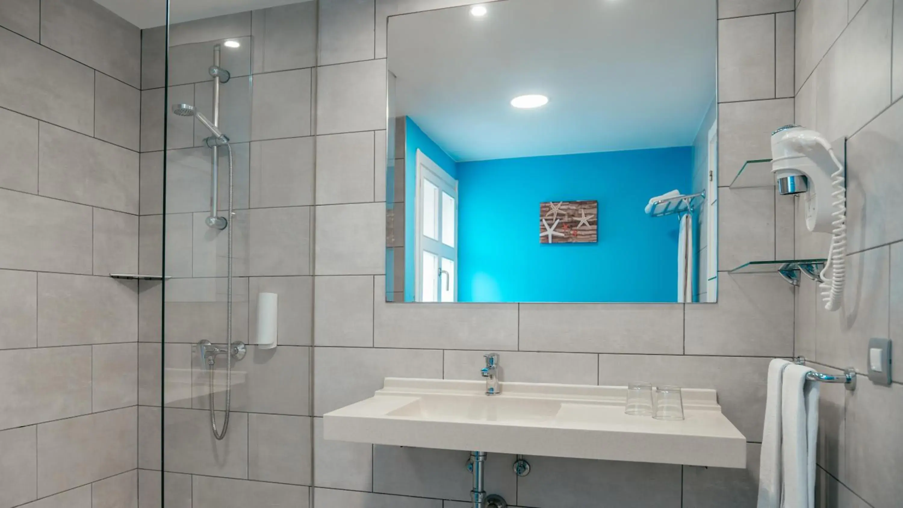 Photo of the whole room, Bathroom in Labranda Bahia de Lobos
